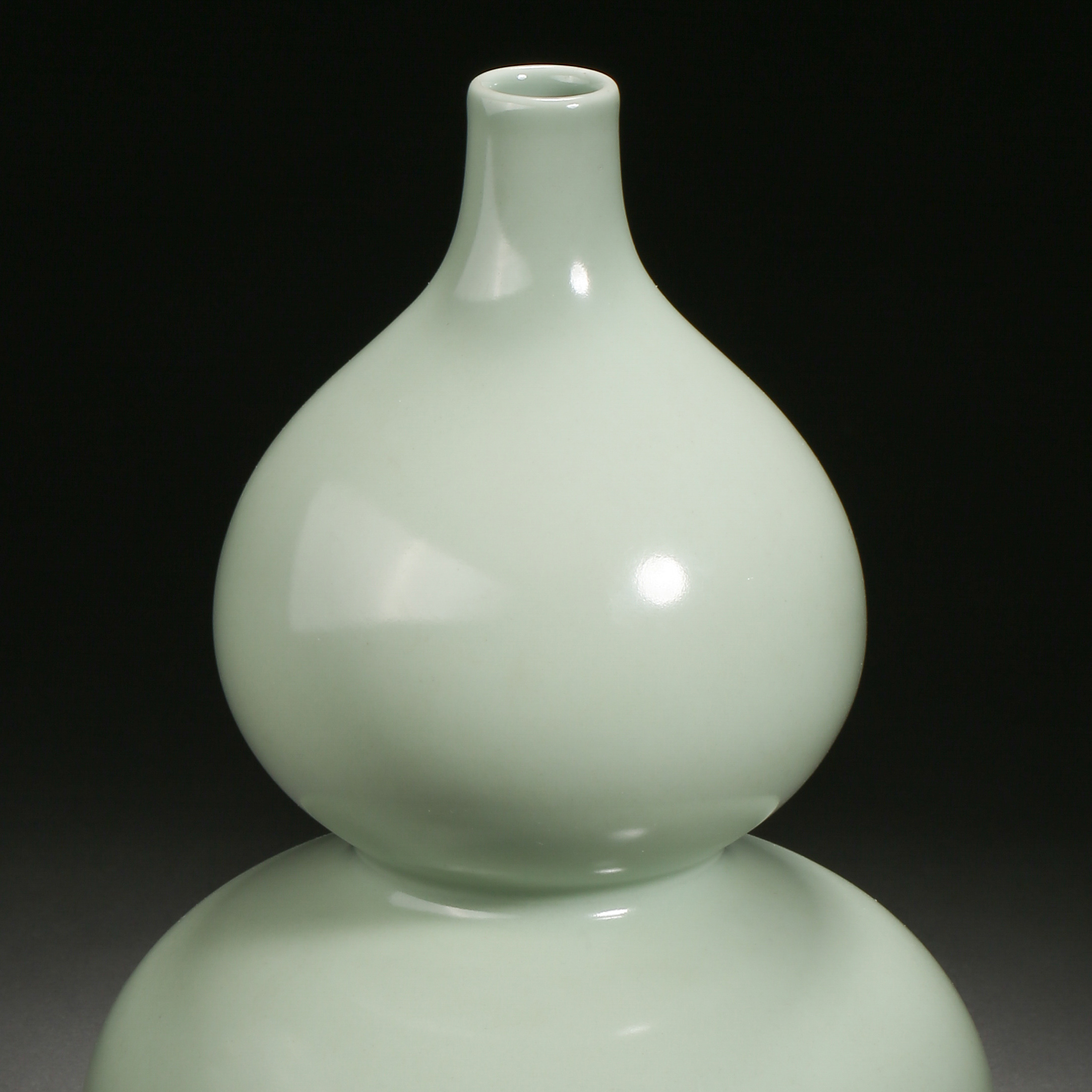A Chinese Celadon Glaze Double Gourds Vase - Image 2 of 7