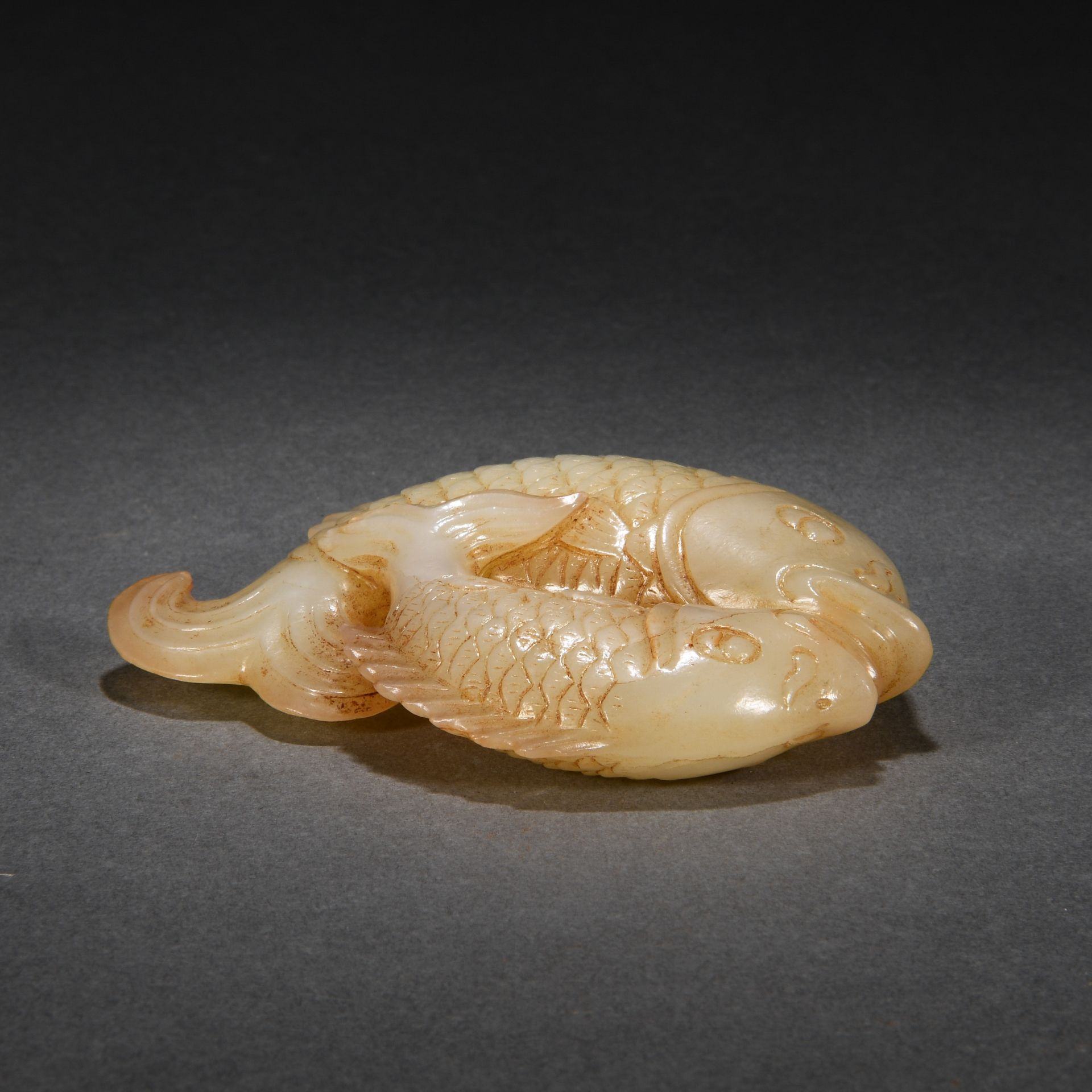 A Chinese Carved Jade Fishes Group - Bild 6 aus 6