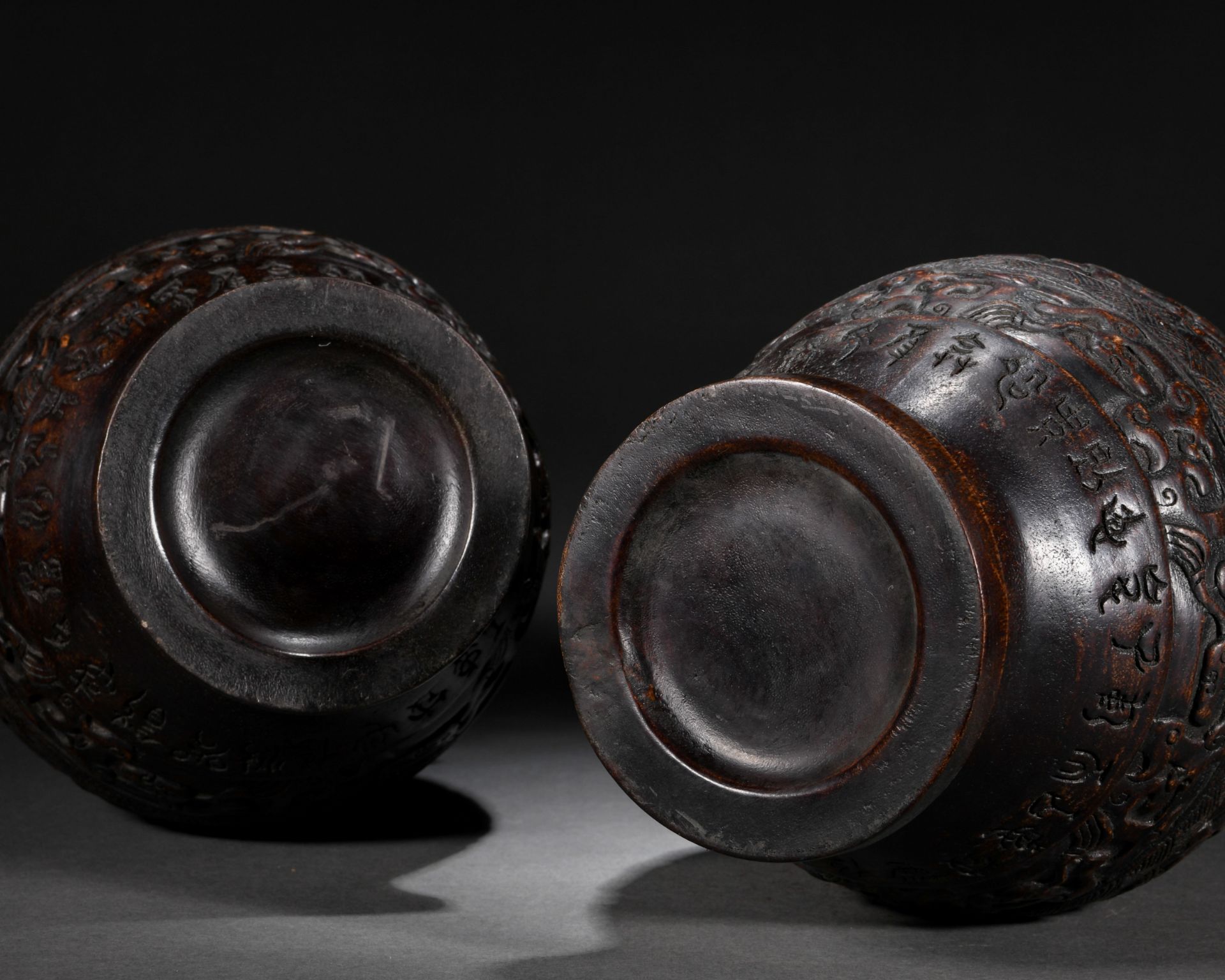 Pair Chinese Carved Rosewood Chilong Vases - Bild 12 aus 12