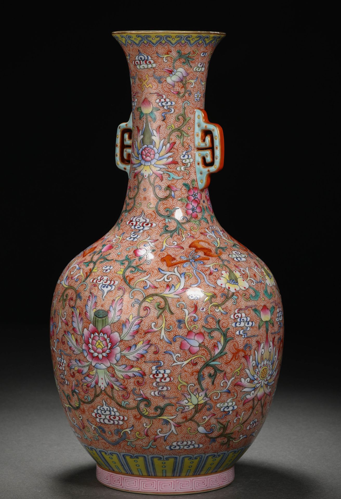 A Chinese Famille Rose Lotus Scrolls Vase - Bild 5 aus 11