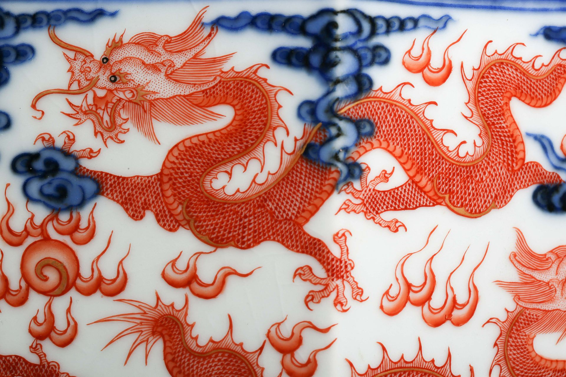 A Chinese Underglaze Blue and Iron Red Dragon Brushpot - Image 4 of 8