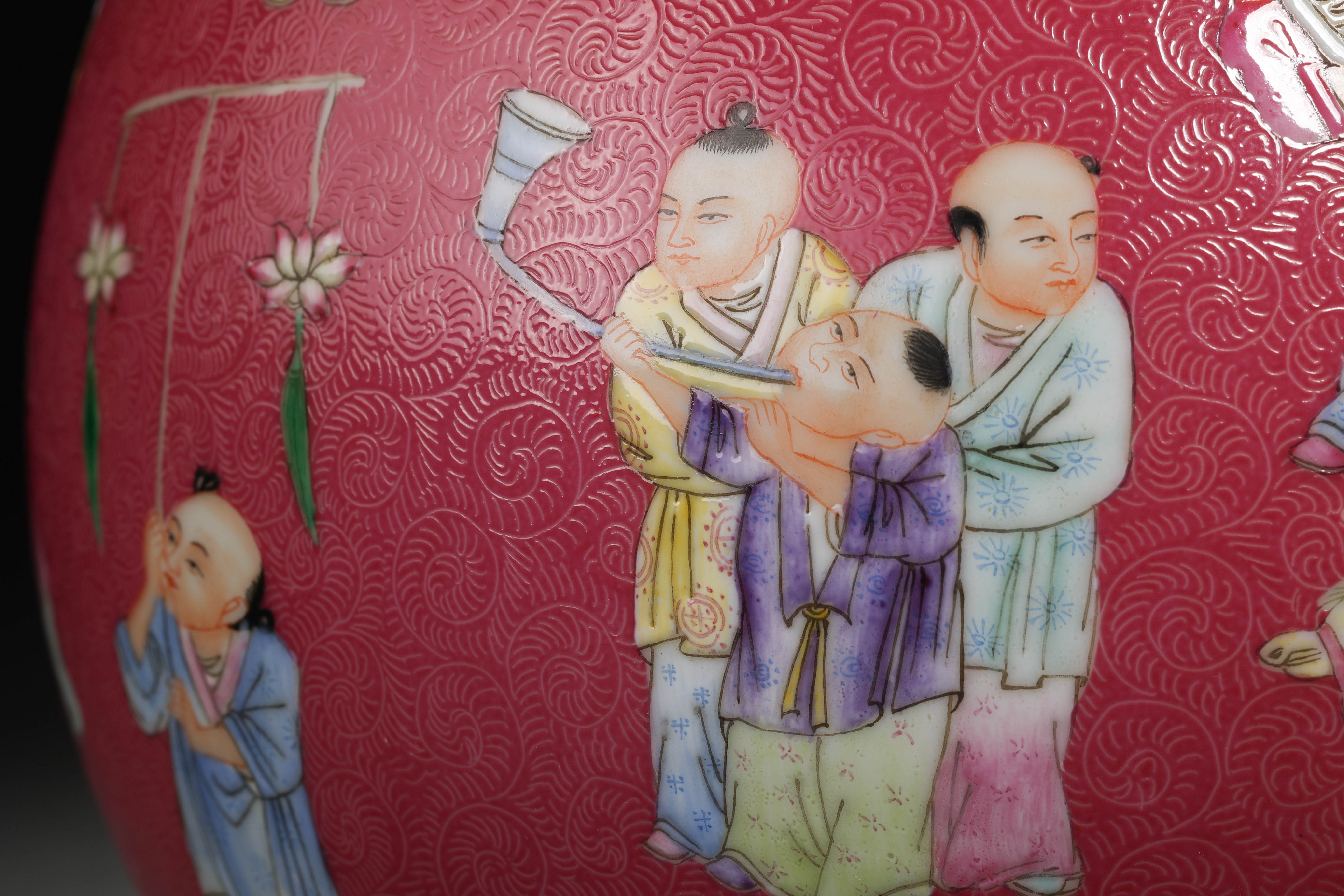 A Chinese Famille Rose Kids at Play Vase Yuhuchunping - Image 8 of 12