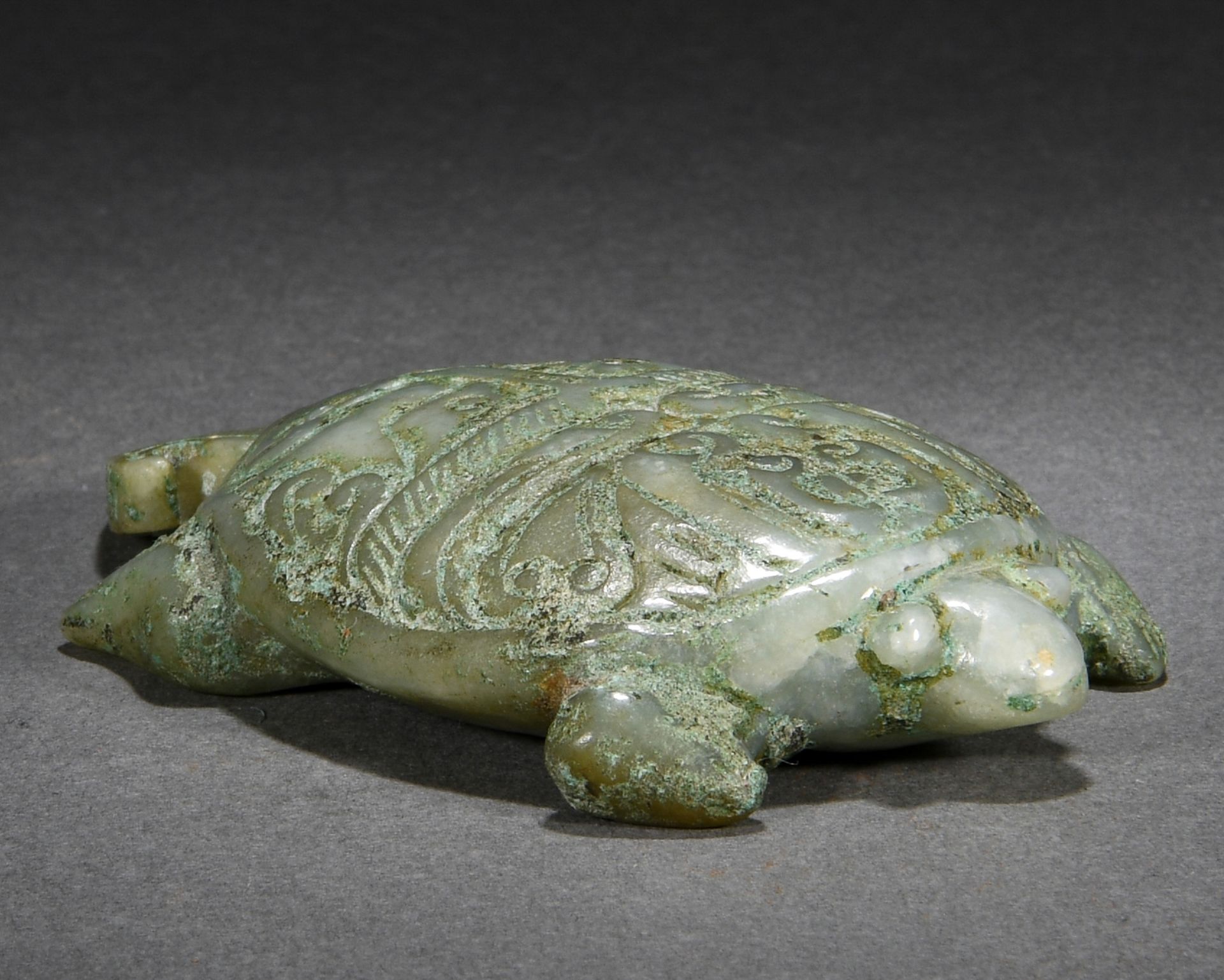 A Chinese Carved Jade Tortoise - Bild 3 aus 8