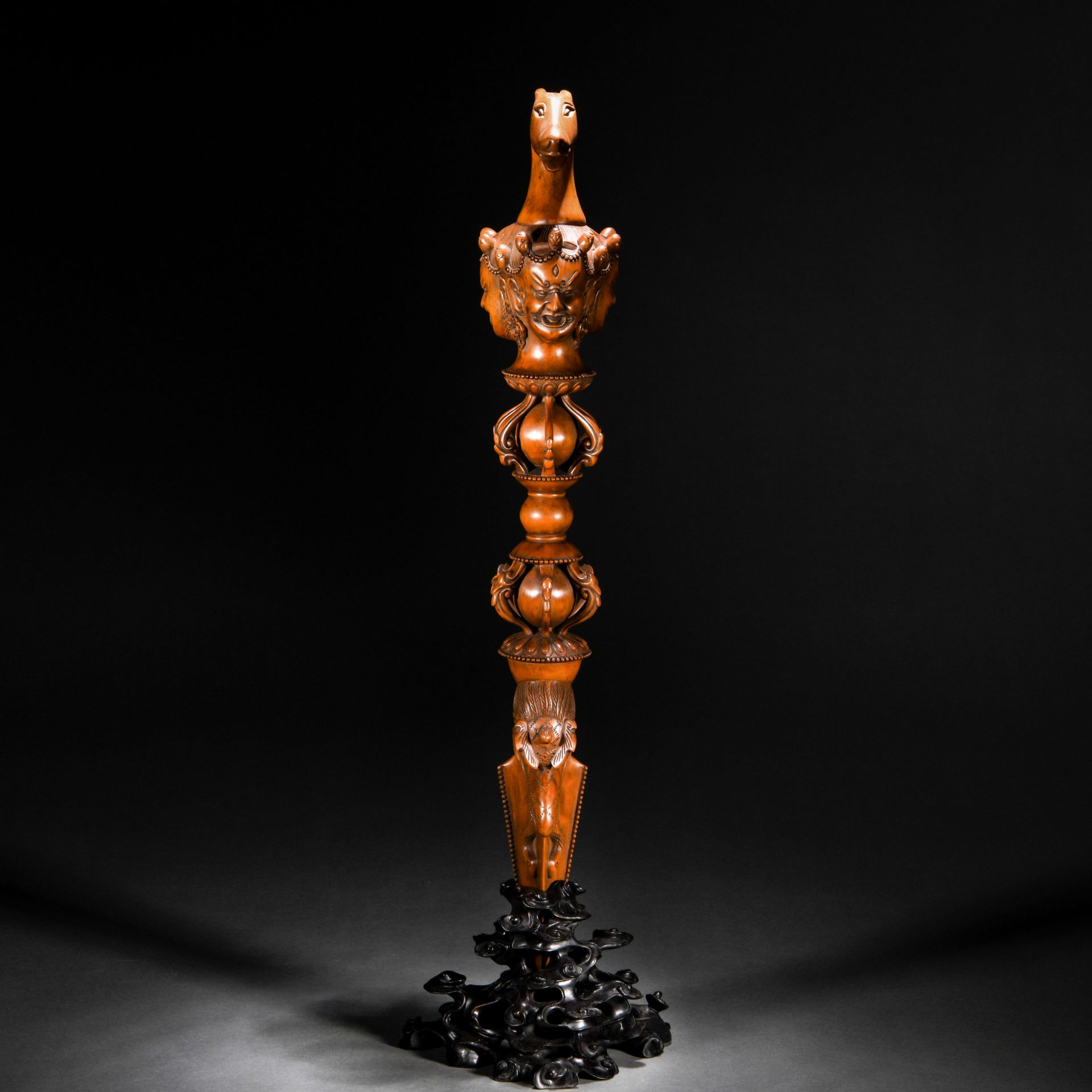 A Chinese Carved Boxwood Vajra - Image 2 of 9