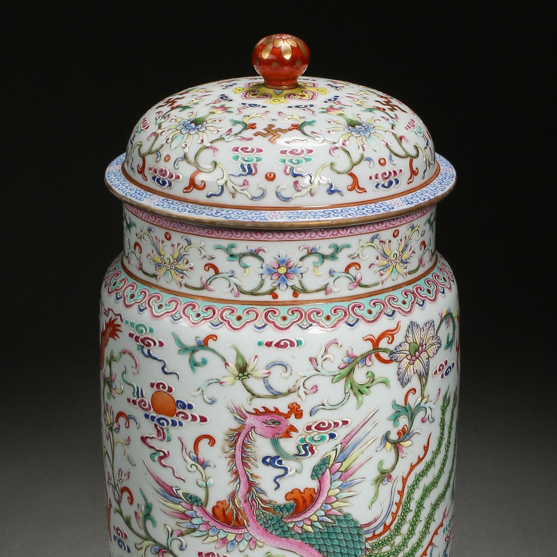 A Chinese Famille Rose Phoenix and Dragon Lantern Vase with Cover - Bild 4 aus 11