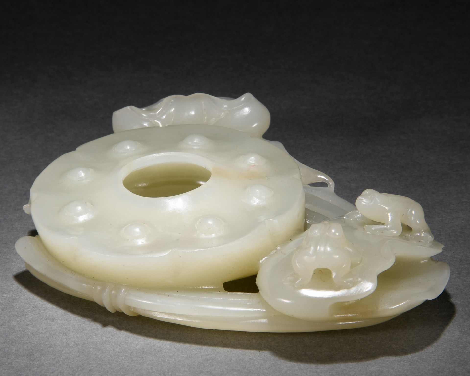 A Chinese Carved White Jade Washer - Image 3 of 8