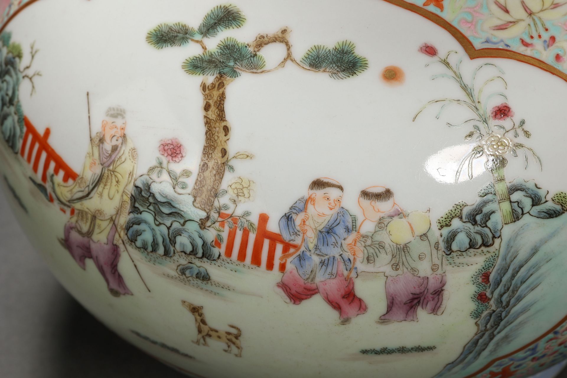 A Chinese Famille Rose Figural Story Decorative Vase - Bild 3 aus 13