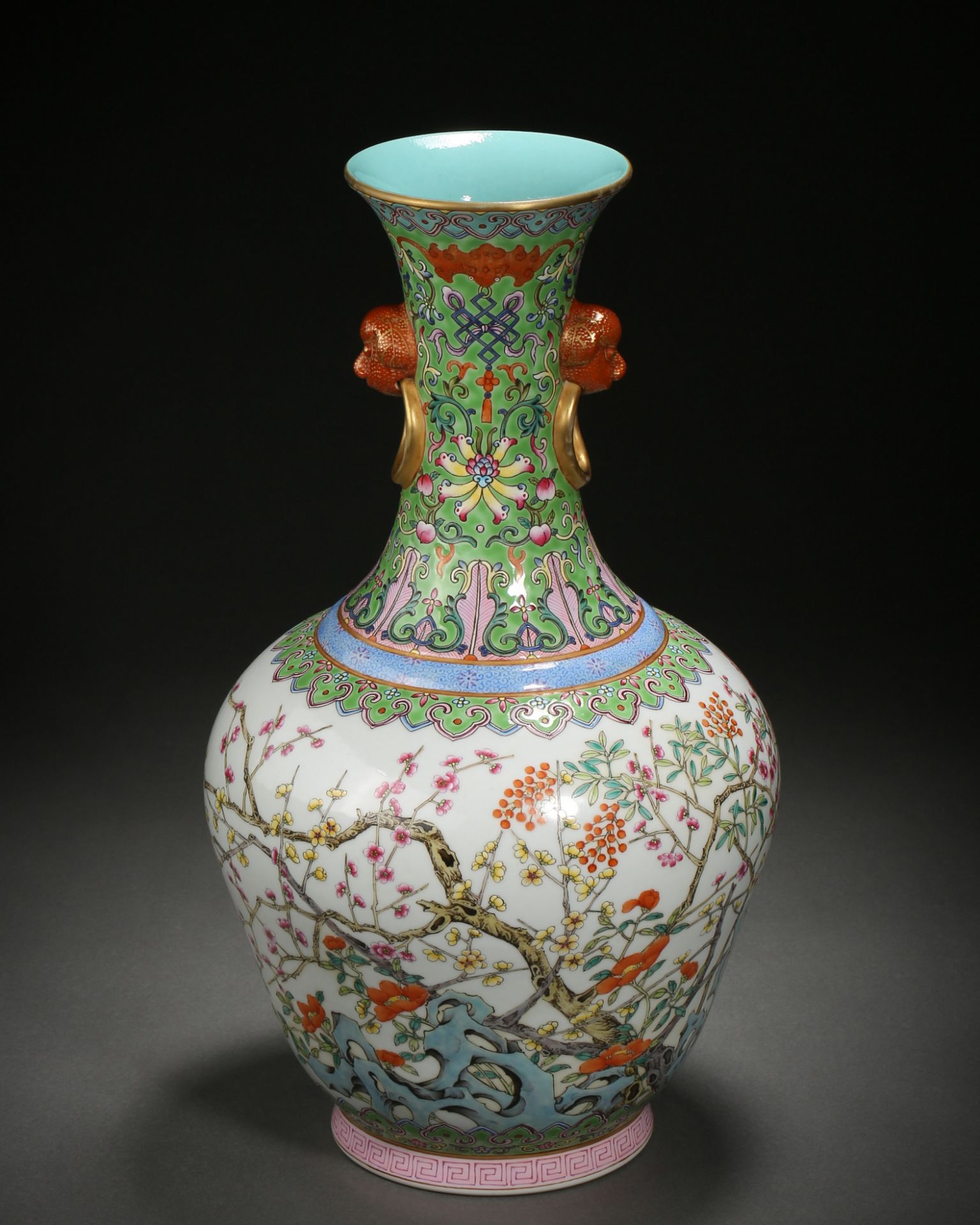 A Chinese Famille Rose Florette and Rock Vase - Bild 2 aus 11