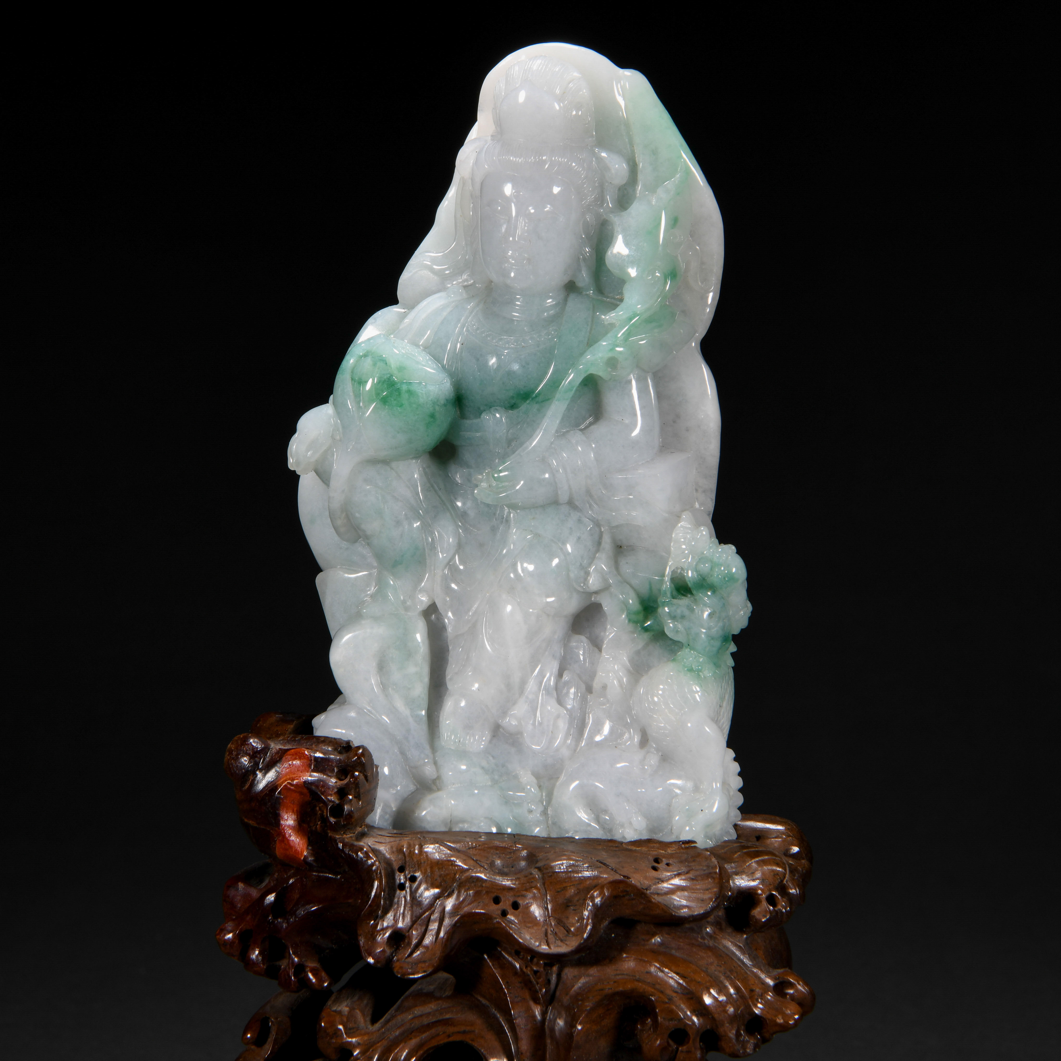 A Chinese Carved Jadeite Guanyin - Image 3 of 9