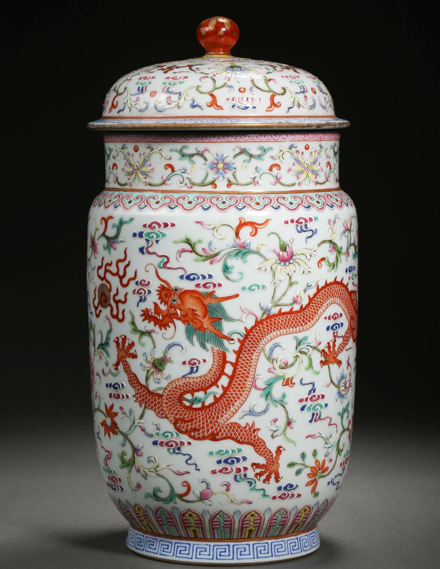 A Chinese Famille Rose Phoenix and Dragon Lantern Vase with Cover - Bild 2 aus 11