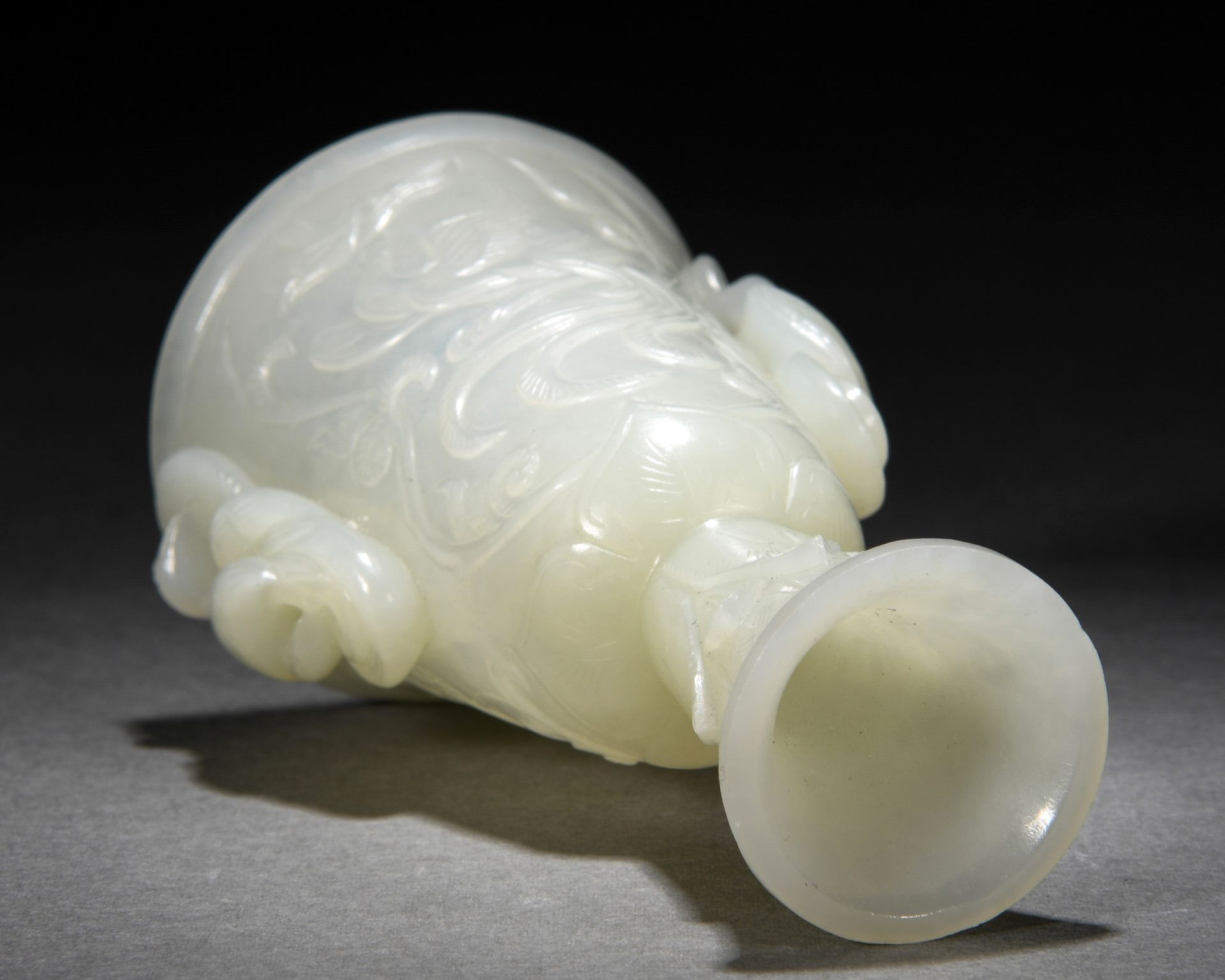 A Chinese Carved White Jade Wine Cup - Bild 8 aus 8