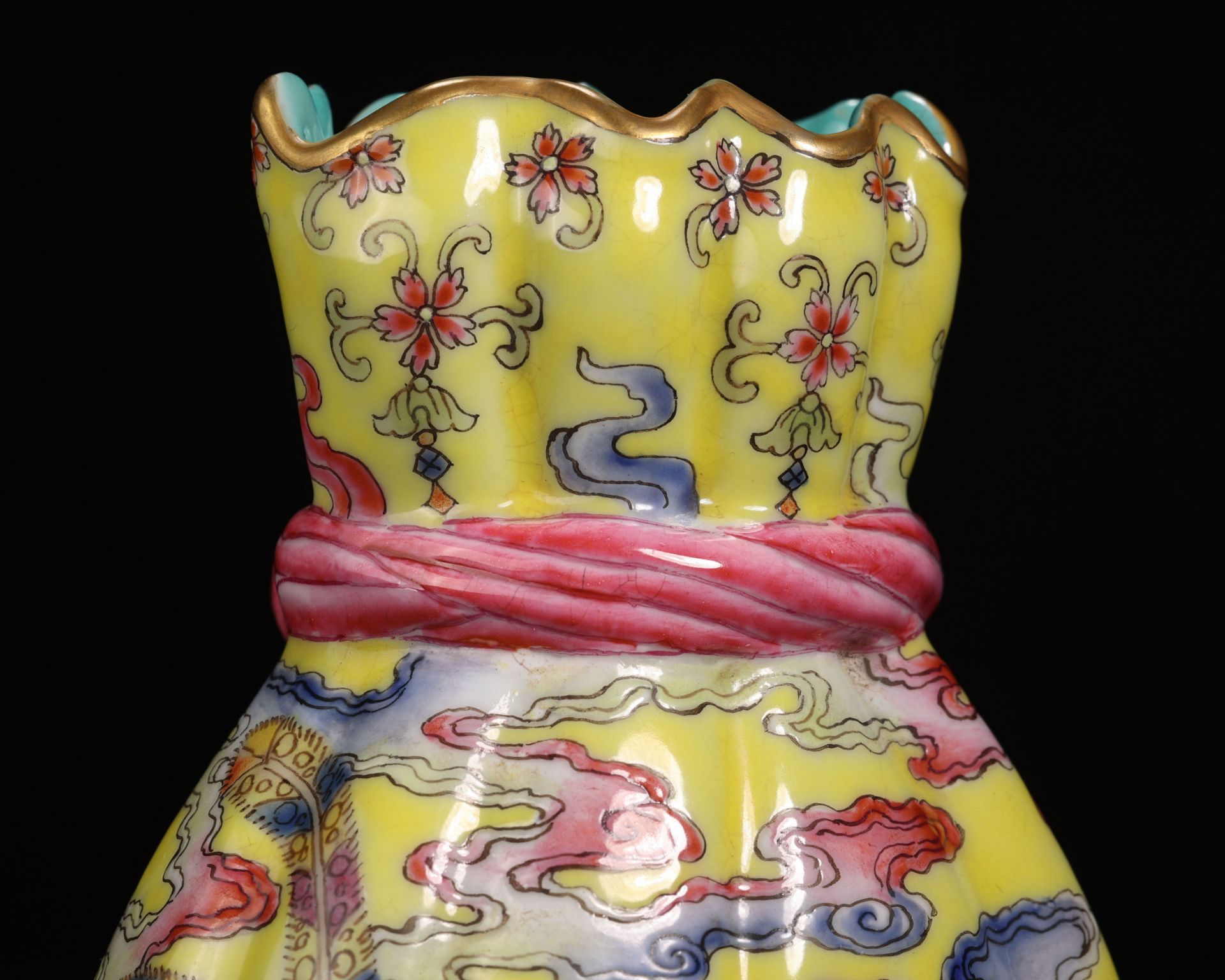 A Chinese Famille Rose and Gilt Ribbon Vase - Image 5 of 11