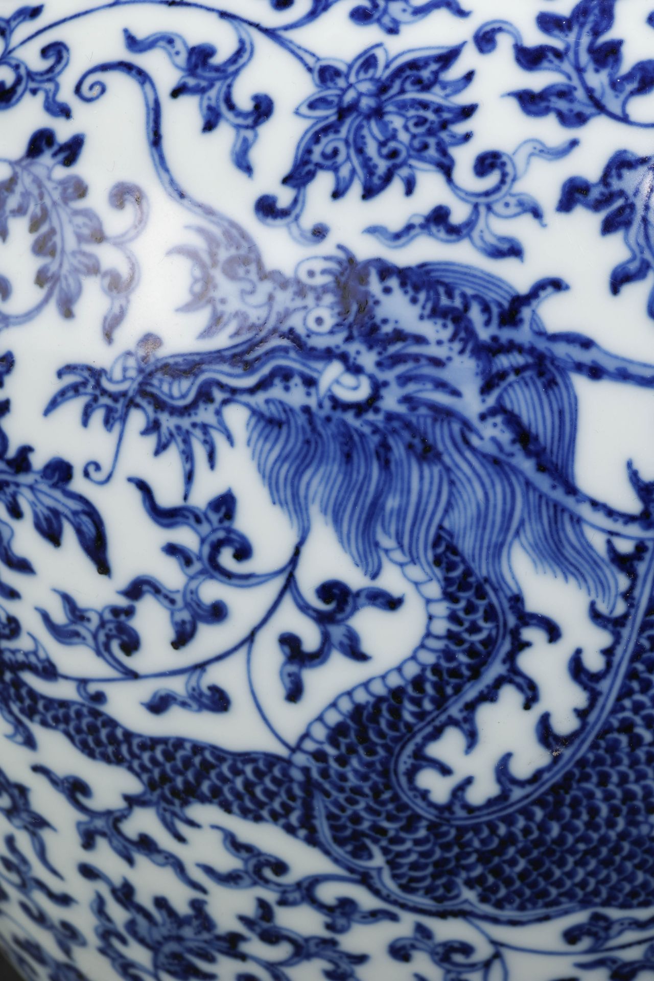 Pair Chinese Blue and White Garnitures with Covers - Bild 9 aus 13