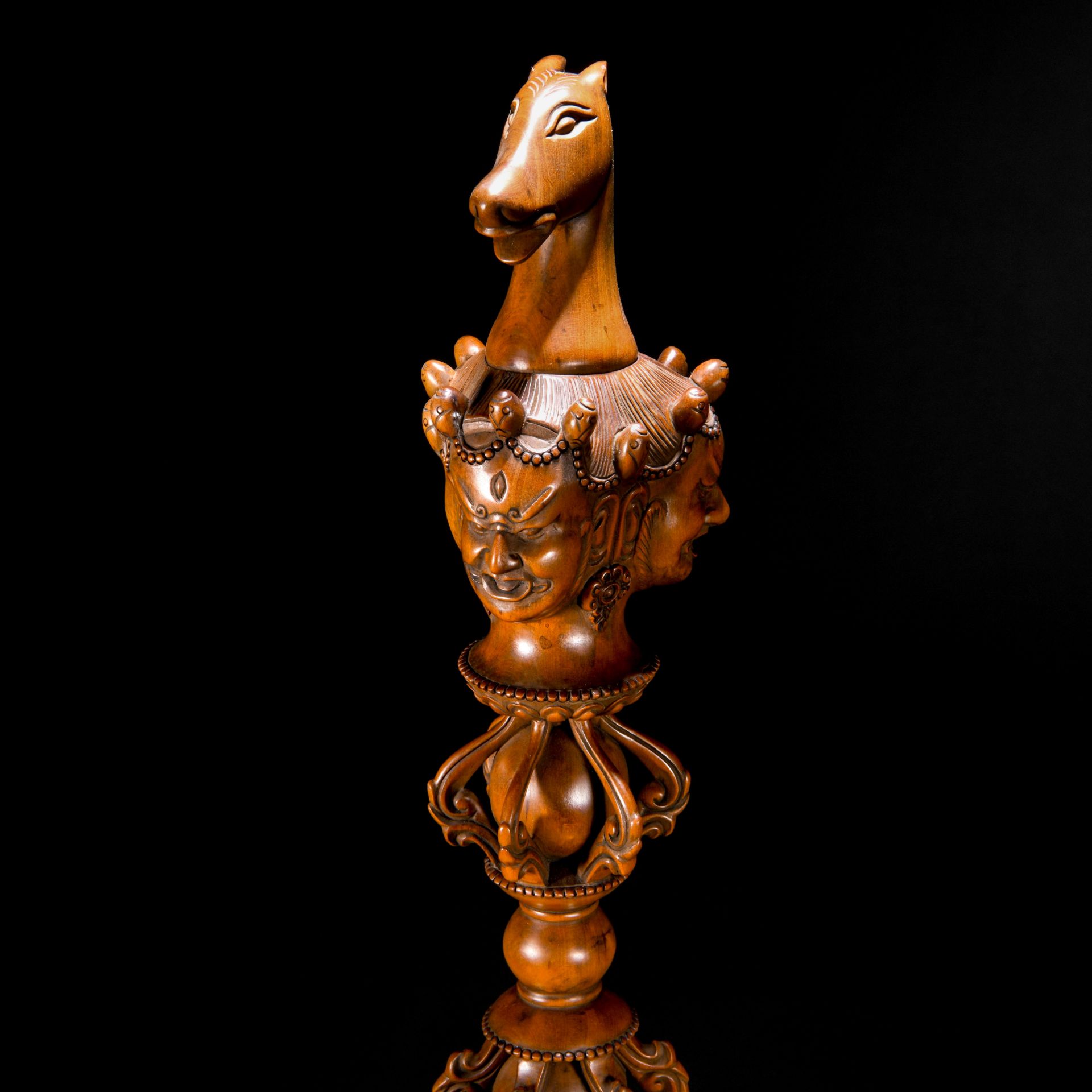 A Chinese Carved Boxwood Vajra - Image 3 of 9