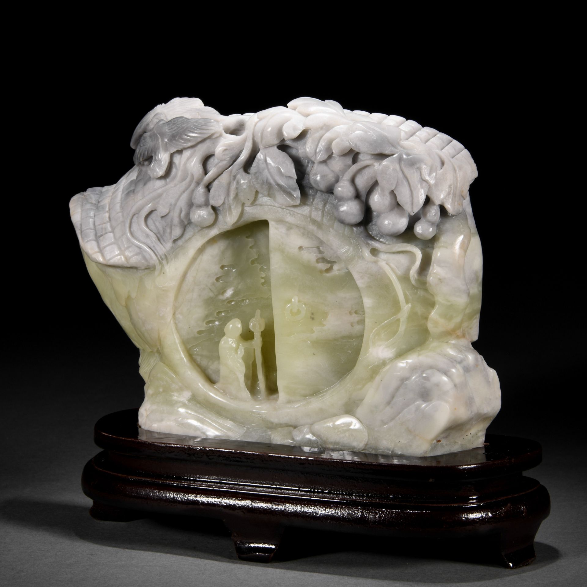 A Chinese Carved Jade Decoration - Image 4 of 8