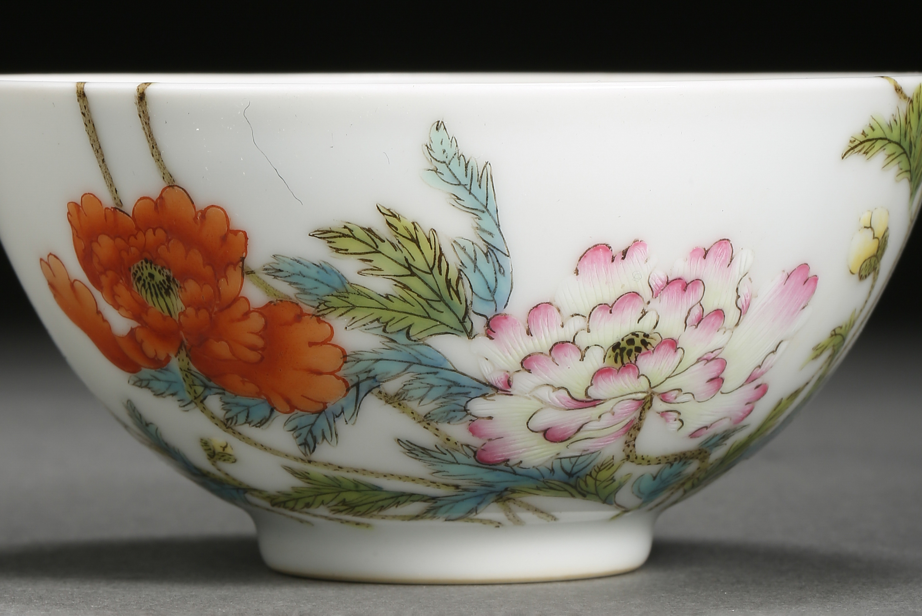 A Chinese Falangcai Florette Bowl Yongzheng Mark - Image 2 of 7