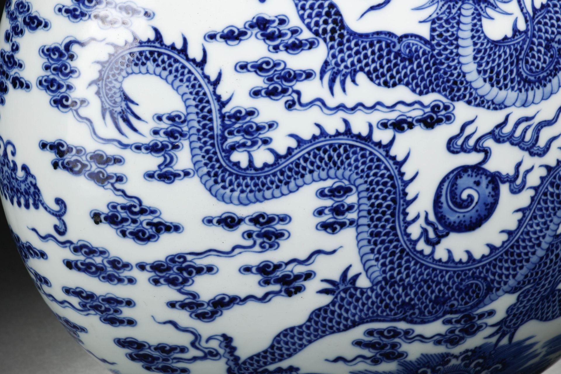 A Chinese Blue and White Dragon Moon Flask - Image 3 of 13