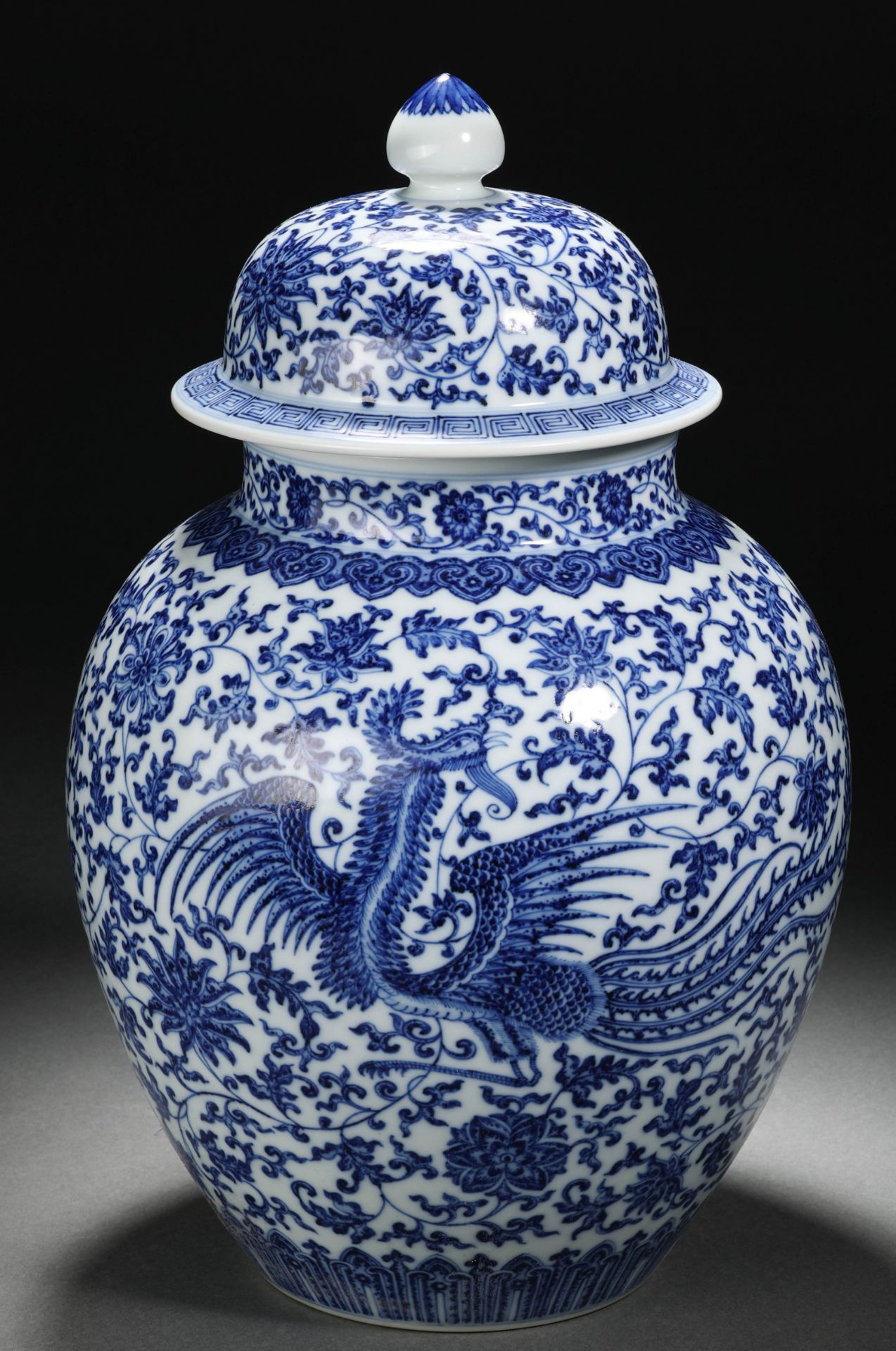 Pair Chinese Blue and White Garnitures with Covers - Bild 3 aus 13