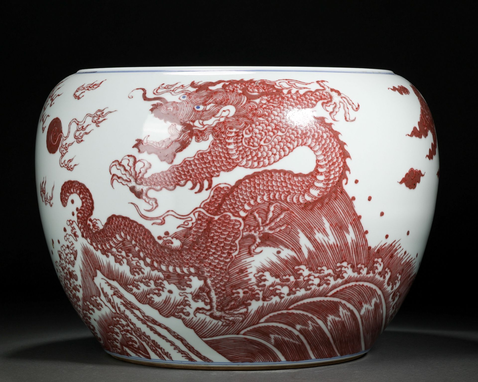 A Chinese Copper Red Dragon Jar - Bild 3 aus 9