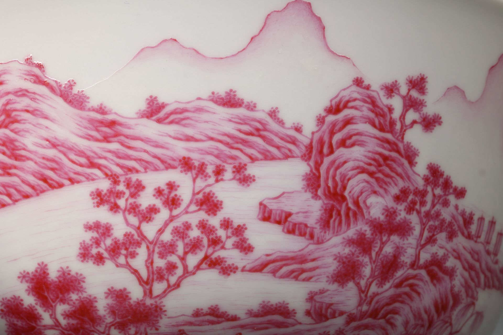 A Chinese Pink Enamel Landscape Bowl - Bild 8 aus 10