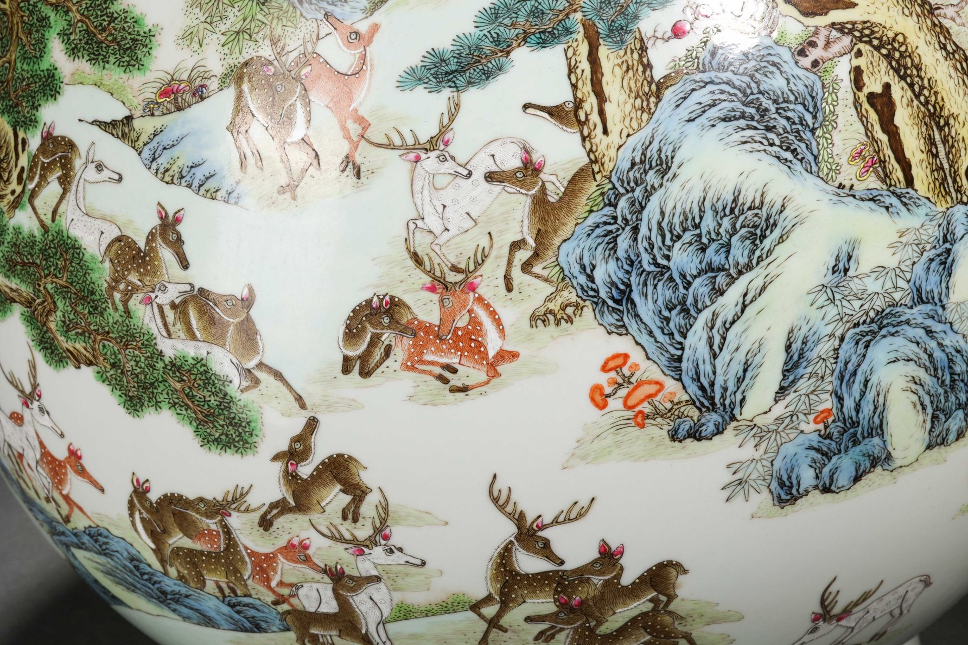 A Chinese Famille Rose Hundred Deers Zun Vase - Bild 4 aus 13
