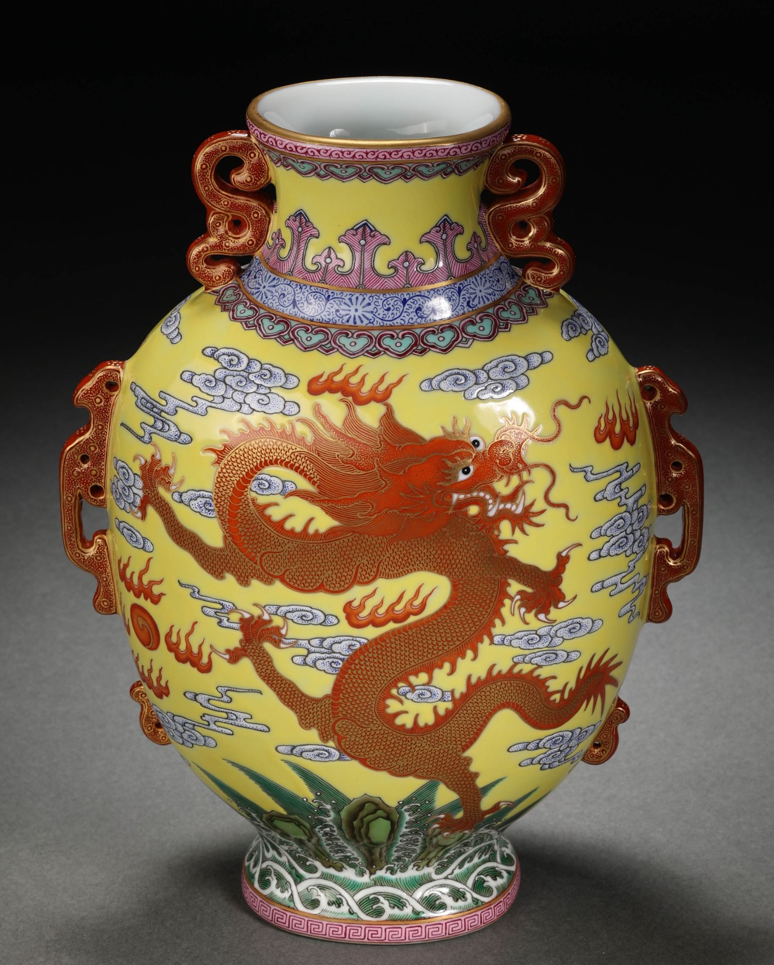 A Chinese Falangcai and Gilt Dragon Vase - Image 6 of 13