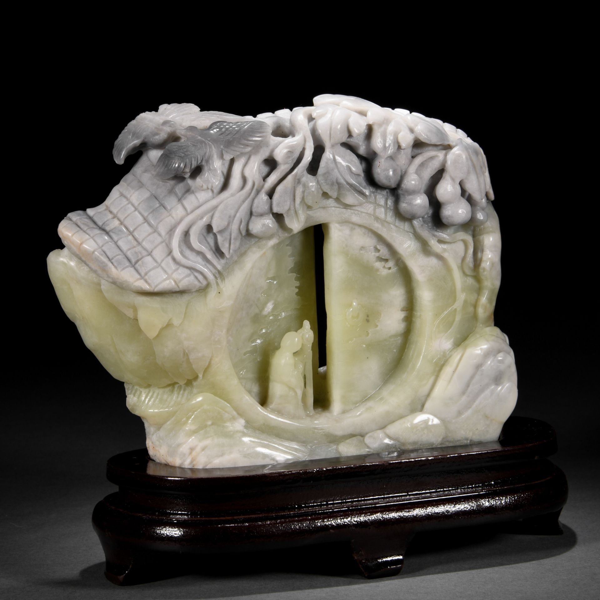 A Chinese Carved Jade Decoration - Image 2 of 8