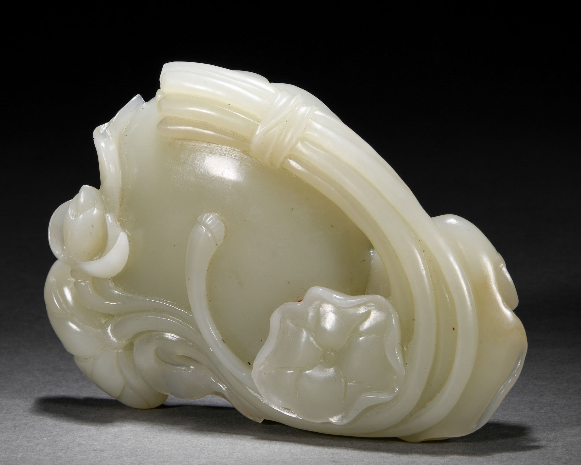 A Chinese Carved White Jade Washer - Image 8 of 8