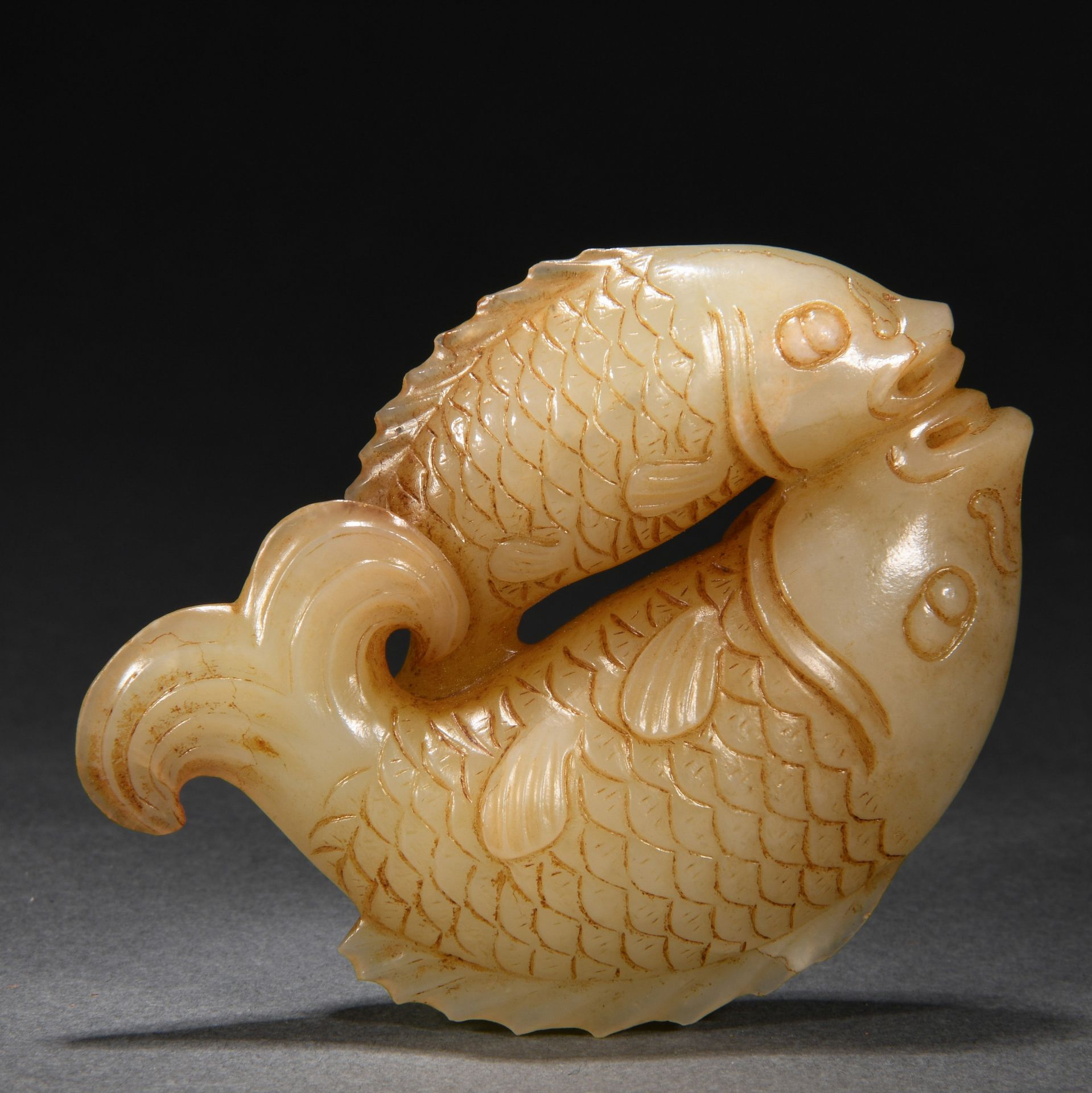 A Chinese Carved Jade Fishes Group - Bild 2 aus 6