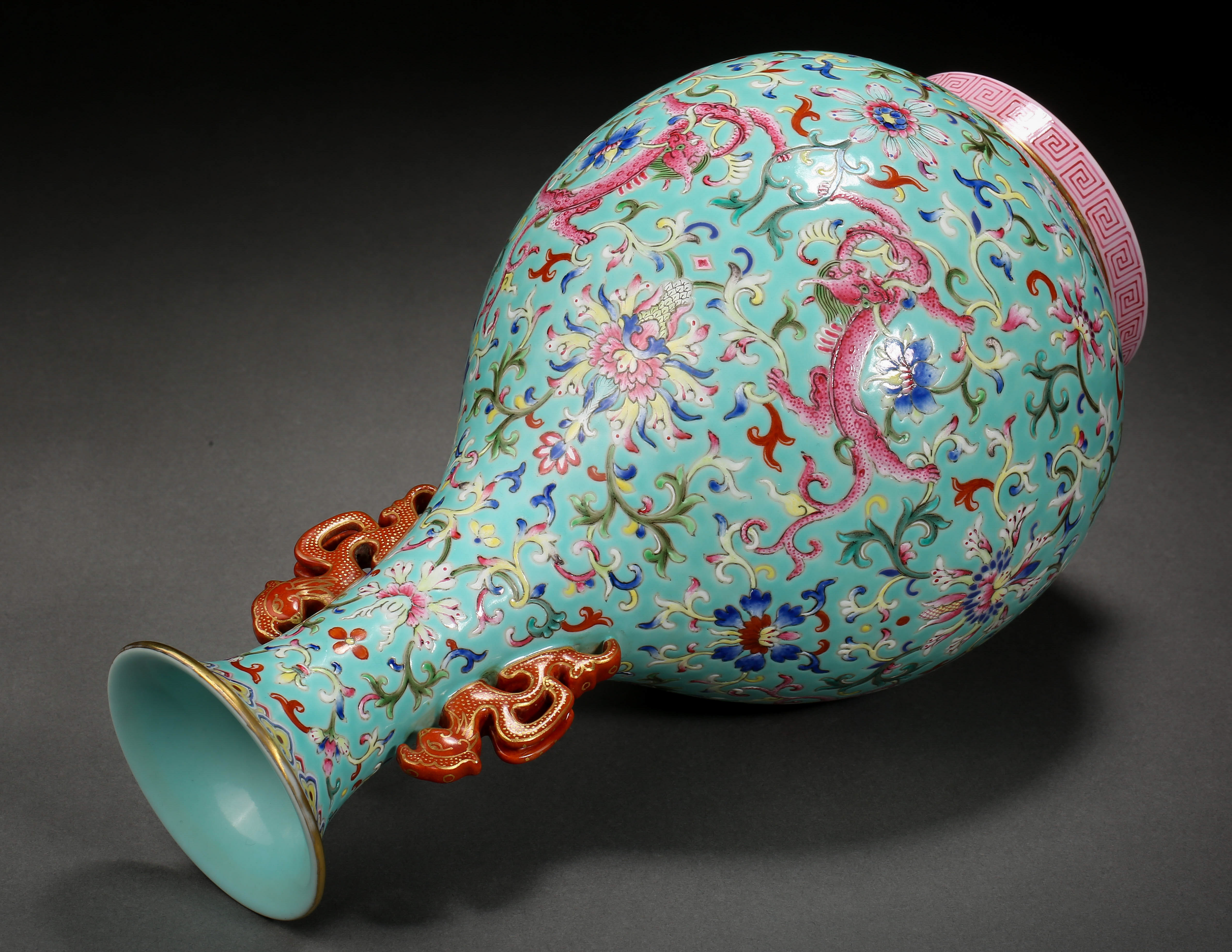 A Chinese Turquoise Ground and Famille Rose Chilong Vase - Image 8 of 10