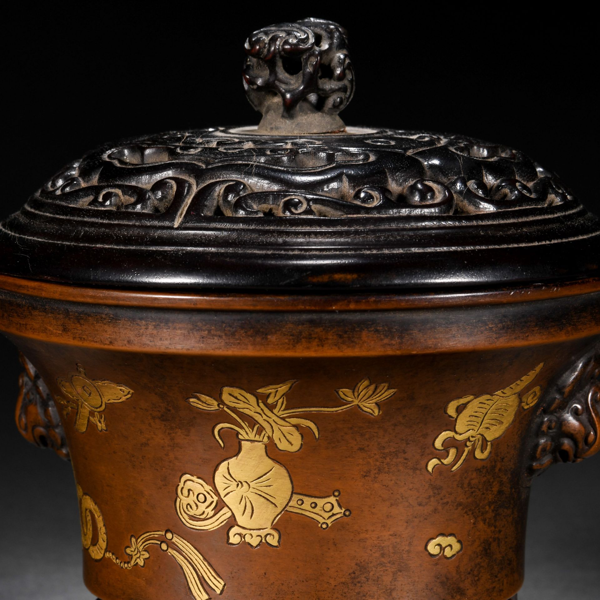 A Chinese Bronze Partly Gilt Censer with Cover - Bild 5 aus 11