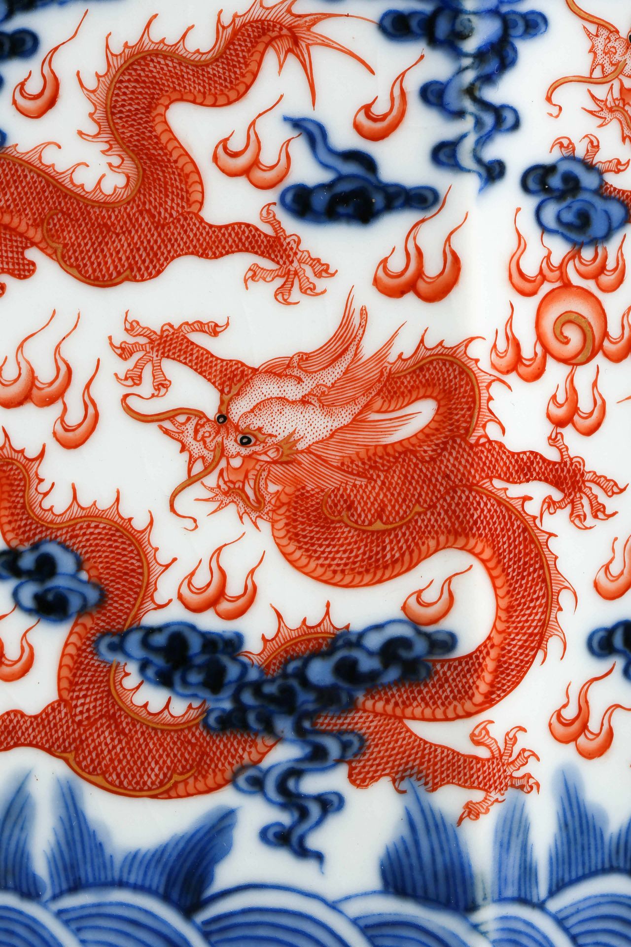 A Chinese Underglaze Blue and Iron Red Dragon Brushpot - Image 6 of 8