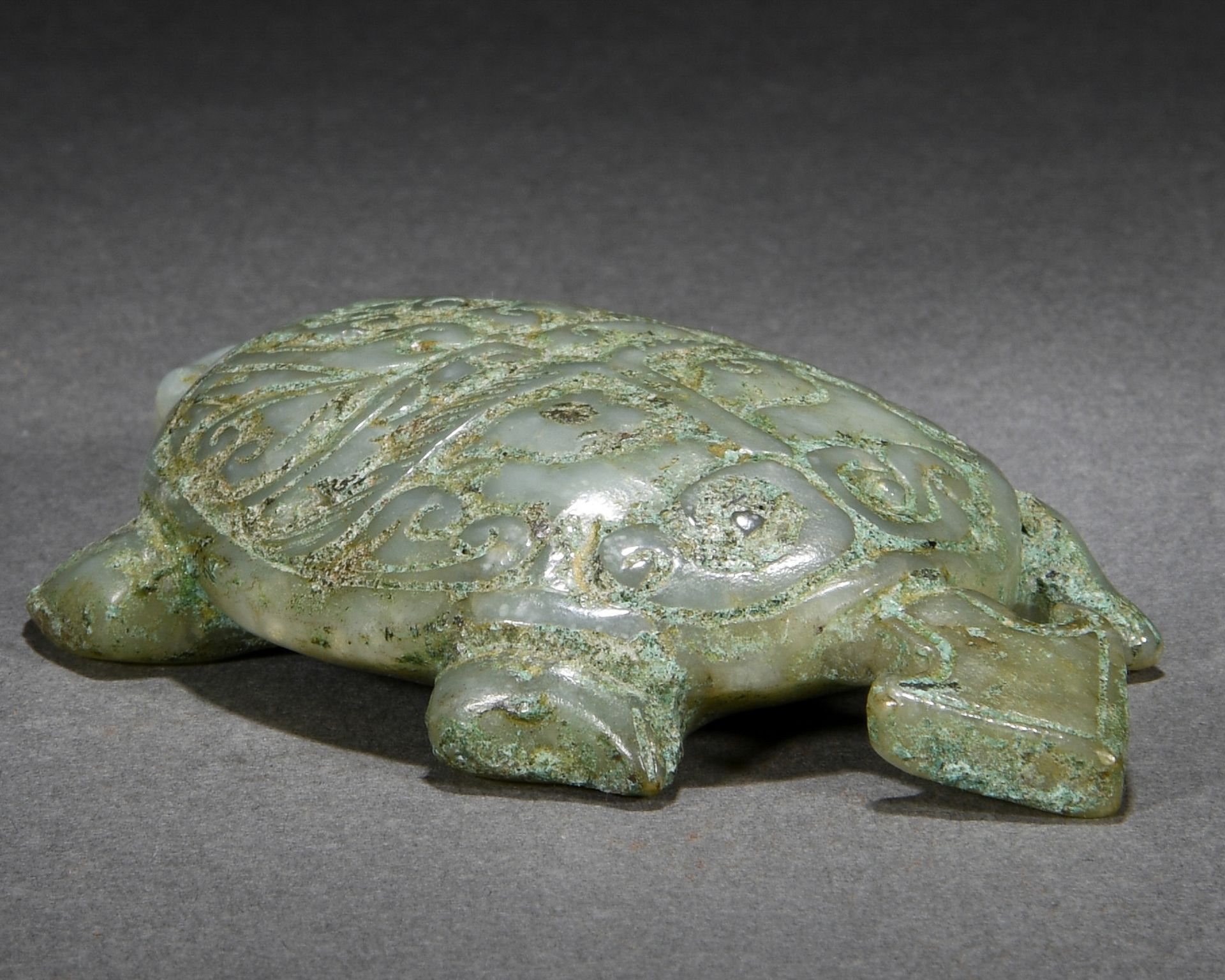 A Chinese Carved Jade Tortoise - Bild 5 aus 8