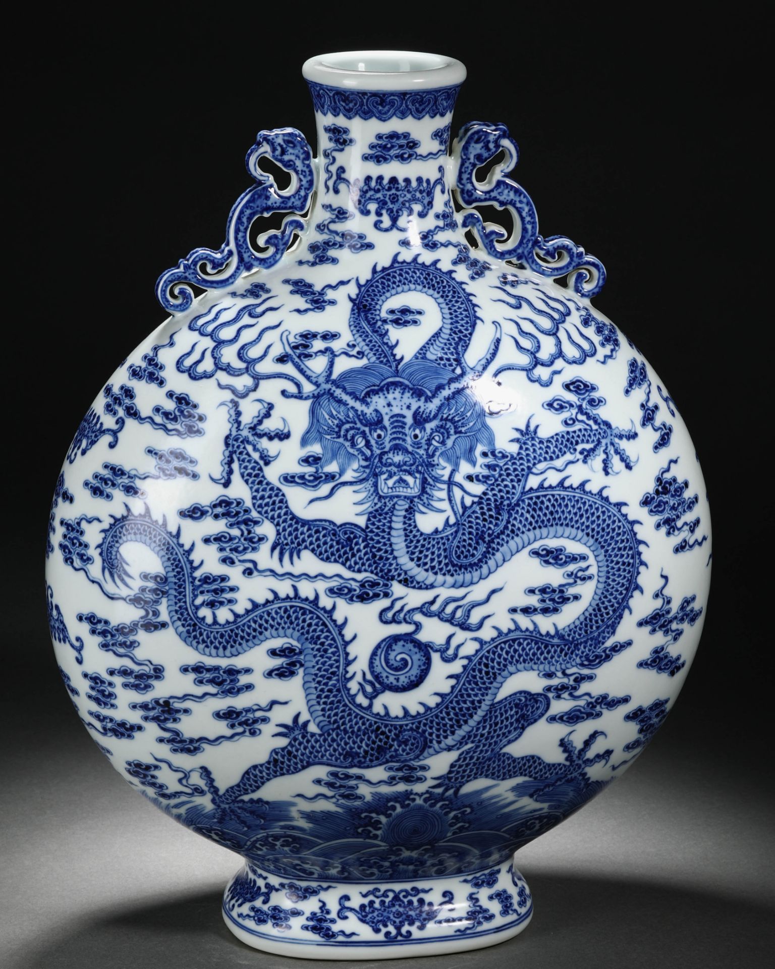 A Chinese Blue and White Dragon Moon Flask - Image 7 of 13