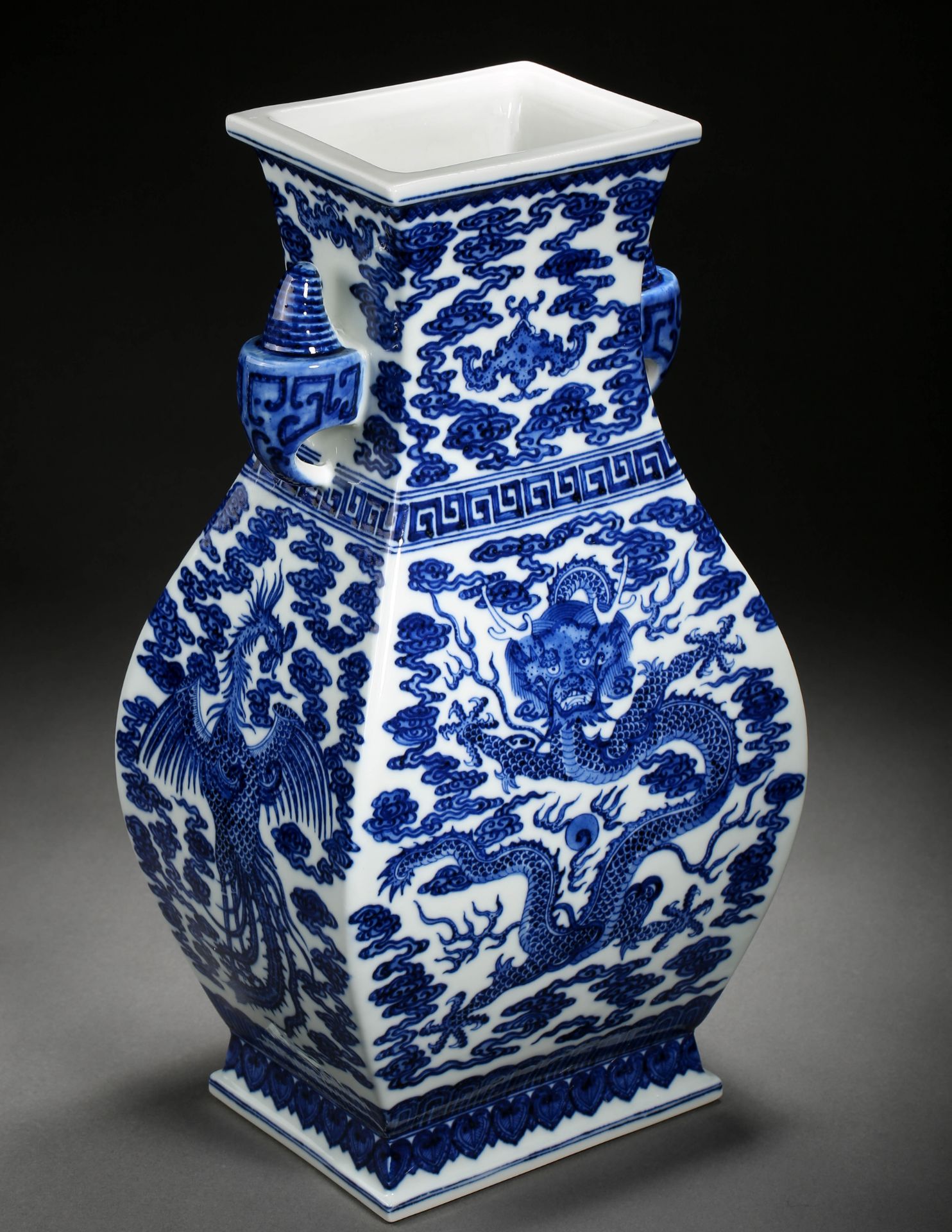 A Chinese Blue and White Dragon and Phoenix Vase Qianlong Mark - Bild 2 aus 11