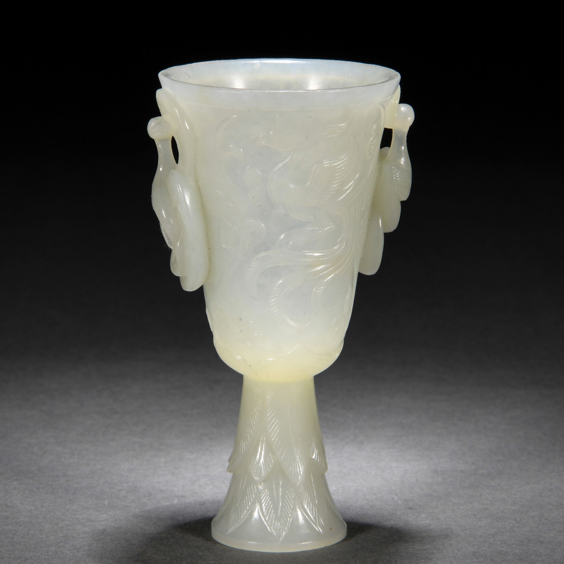 A Chinese Carved White Jade Wine Cup - Bild 5 aus 8