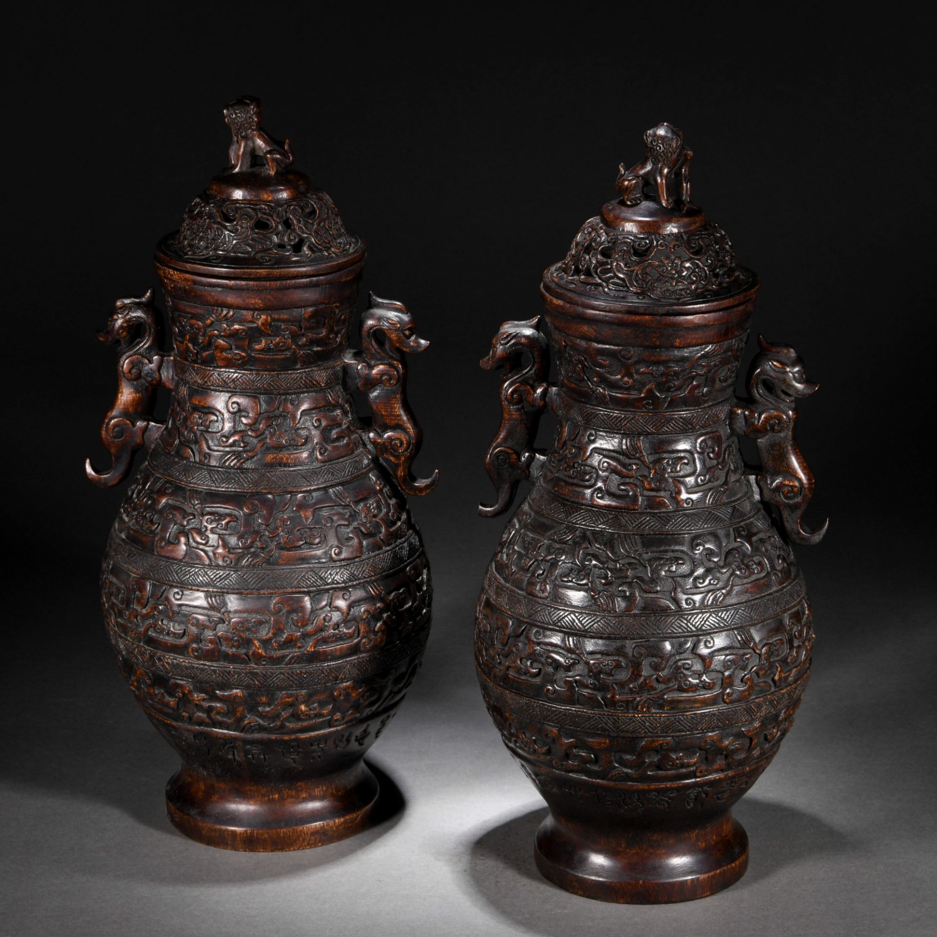 Pair Chinese Carved Rosewood Chilong Vases - Bild 6 aus 12
