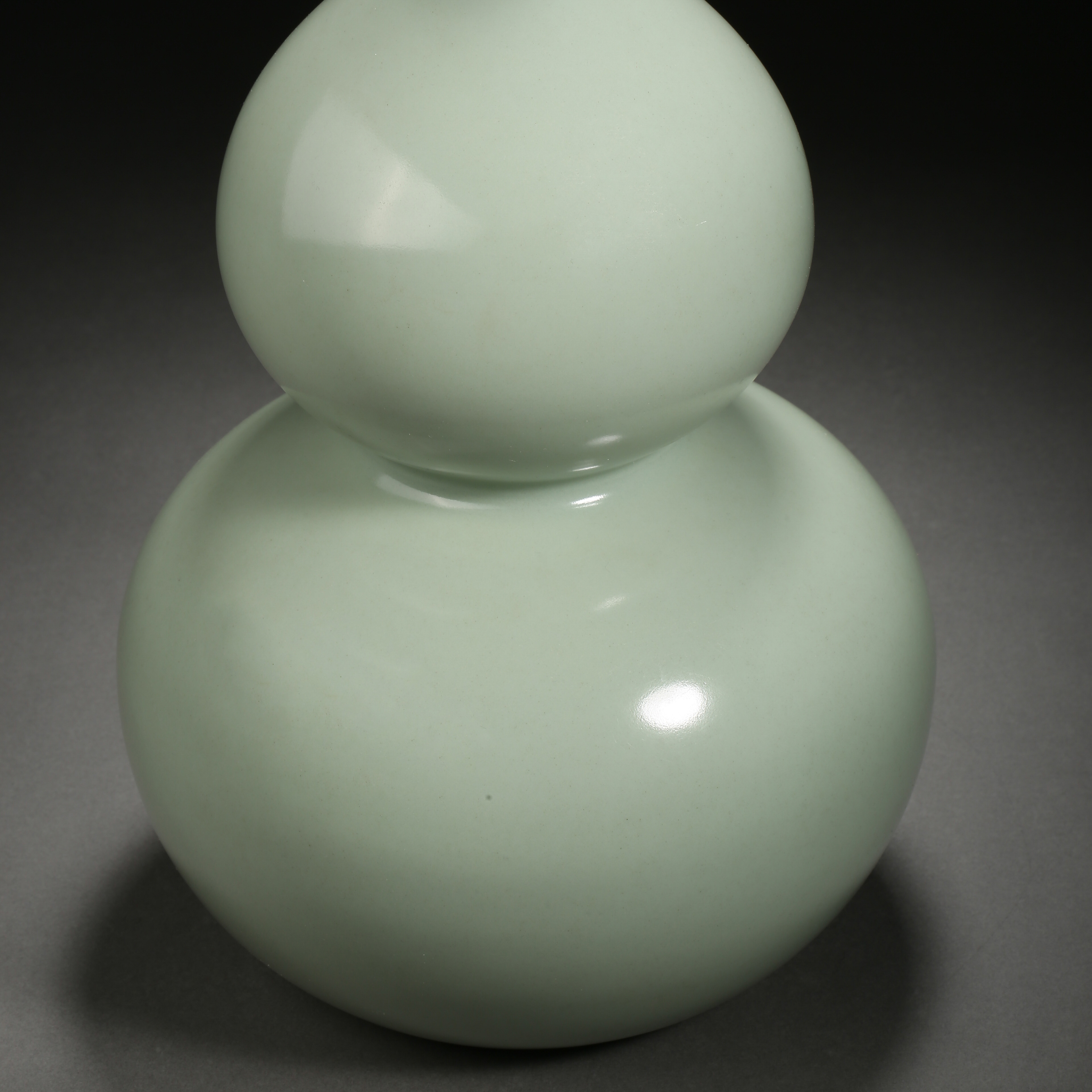 A Chinese Celadon Glaze Double Gourds Vase - Image 3 of 7