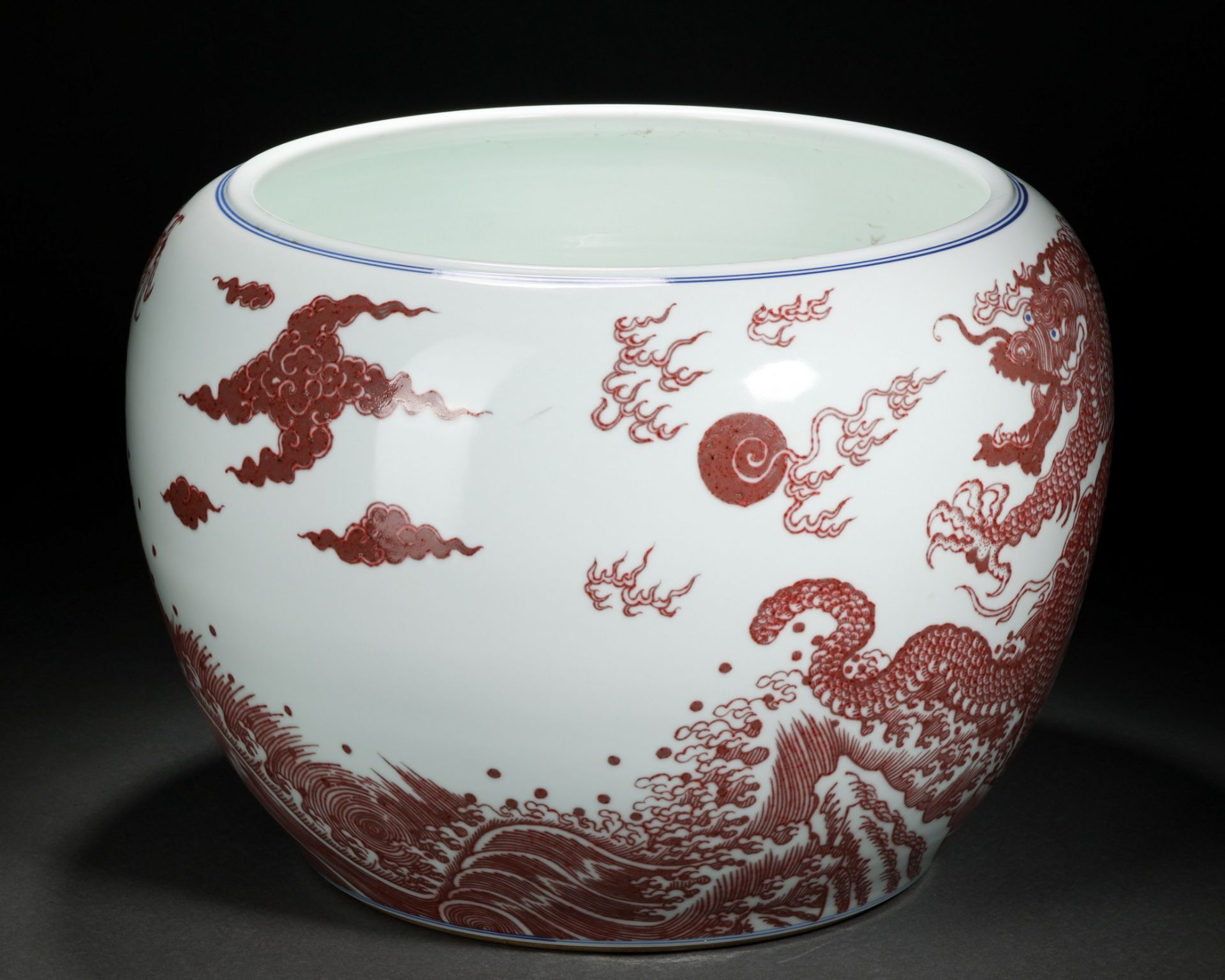 A Chinese Copper Red Dragon Jar - Bild 4 aus 9