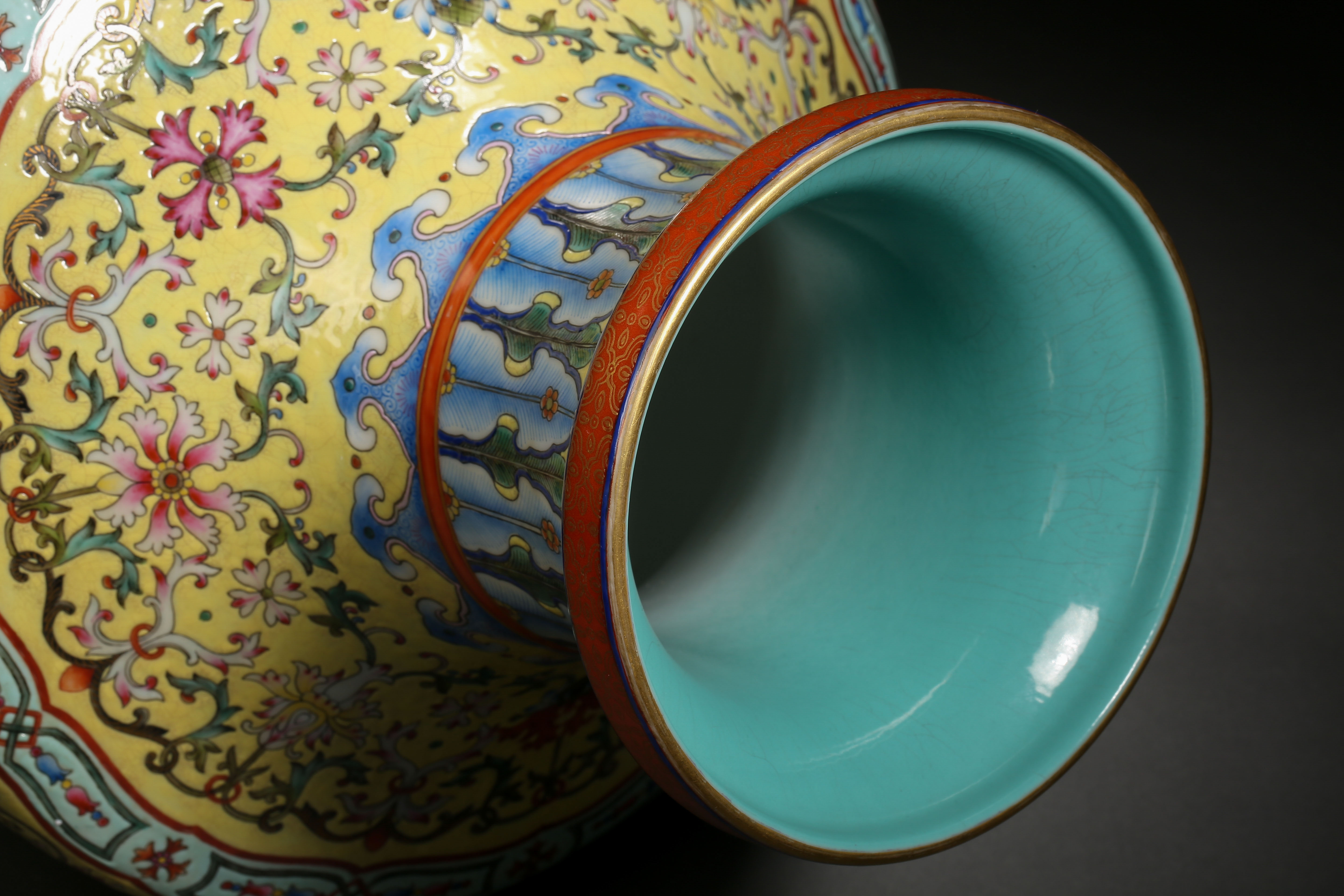 A Chinese Yellow Ground Falangcai and Gilt Zun Vase - Image 8 of 10