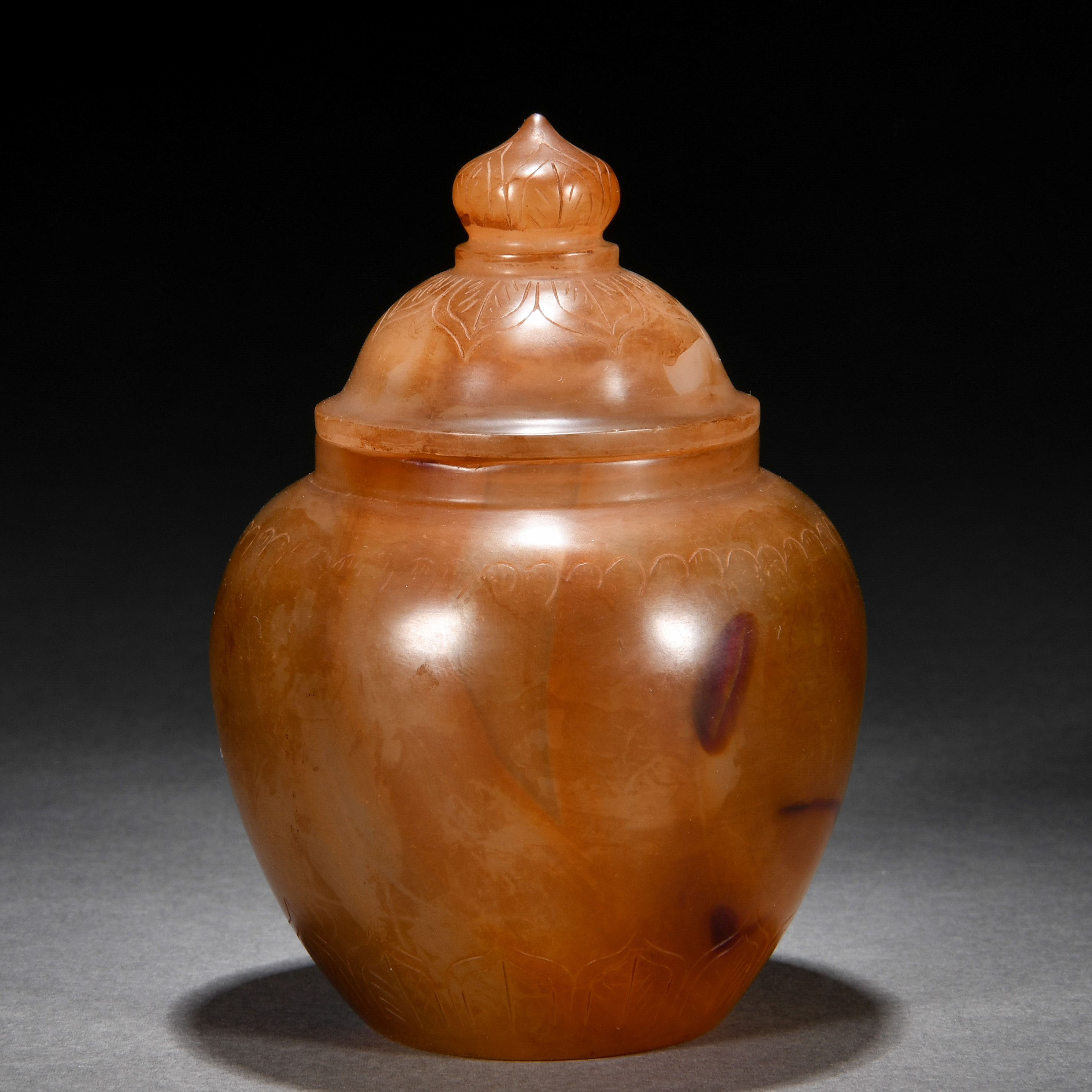 A Chinese Carved Agate Jar with Cover - Image 3 of 8