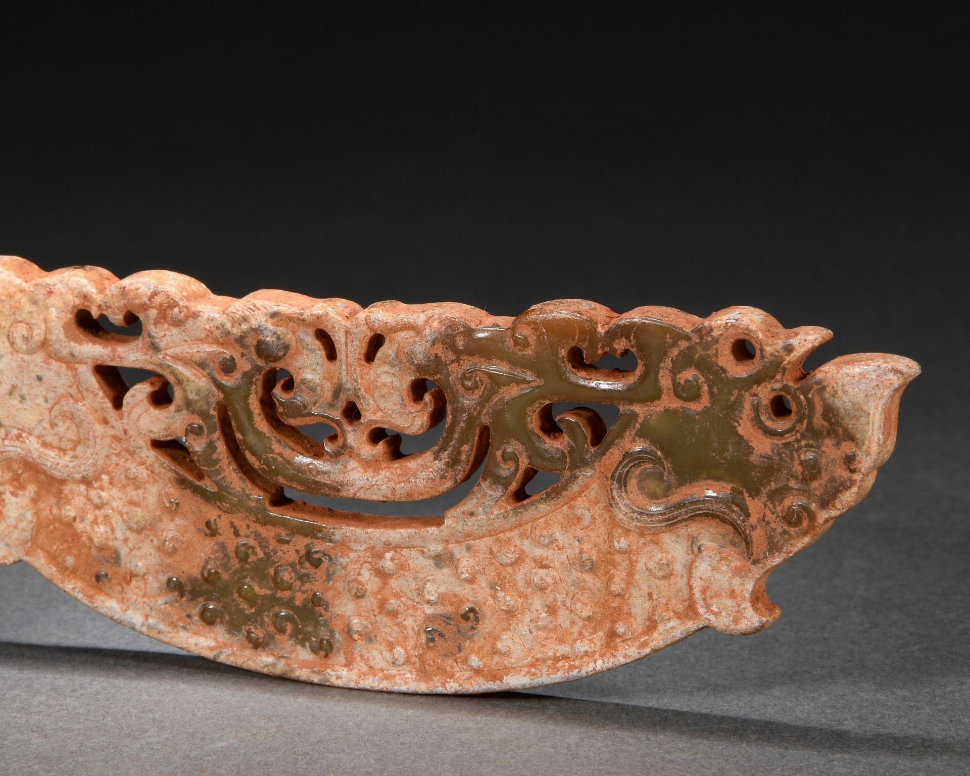 A Chinese Carved Jade Ornament Huang - Bild 3 aus 8