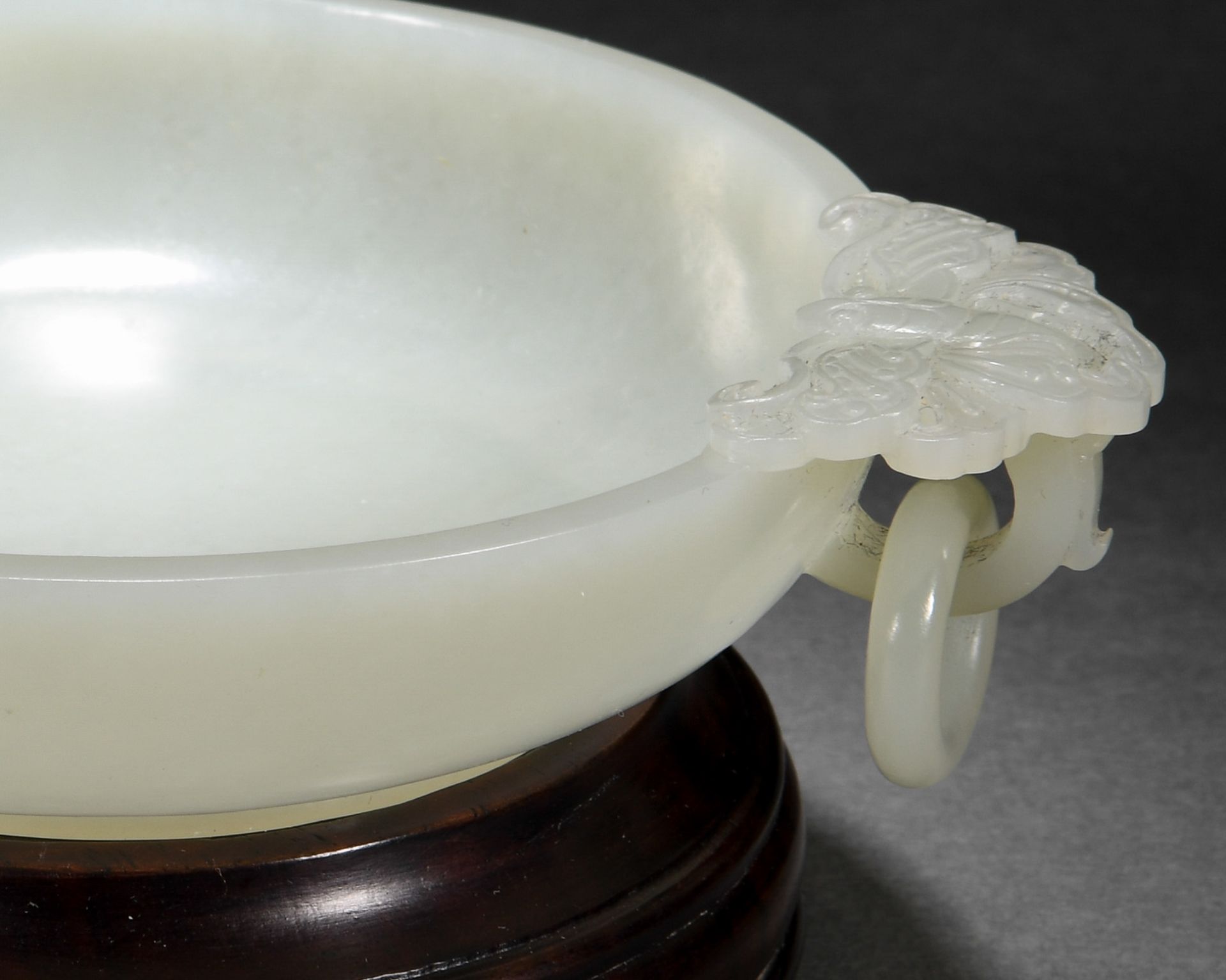 A Chinese Carved White Jade Washer with Double Handles - Image 6 of 8