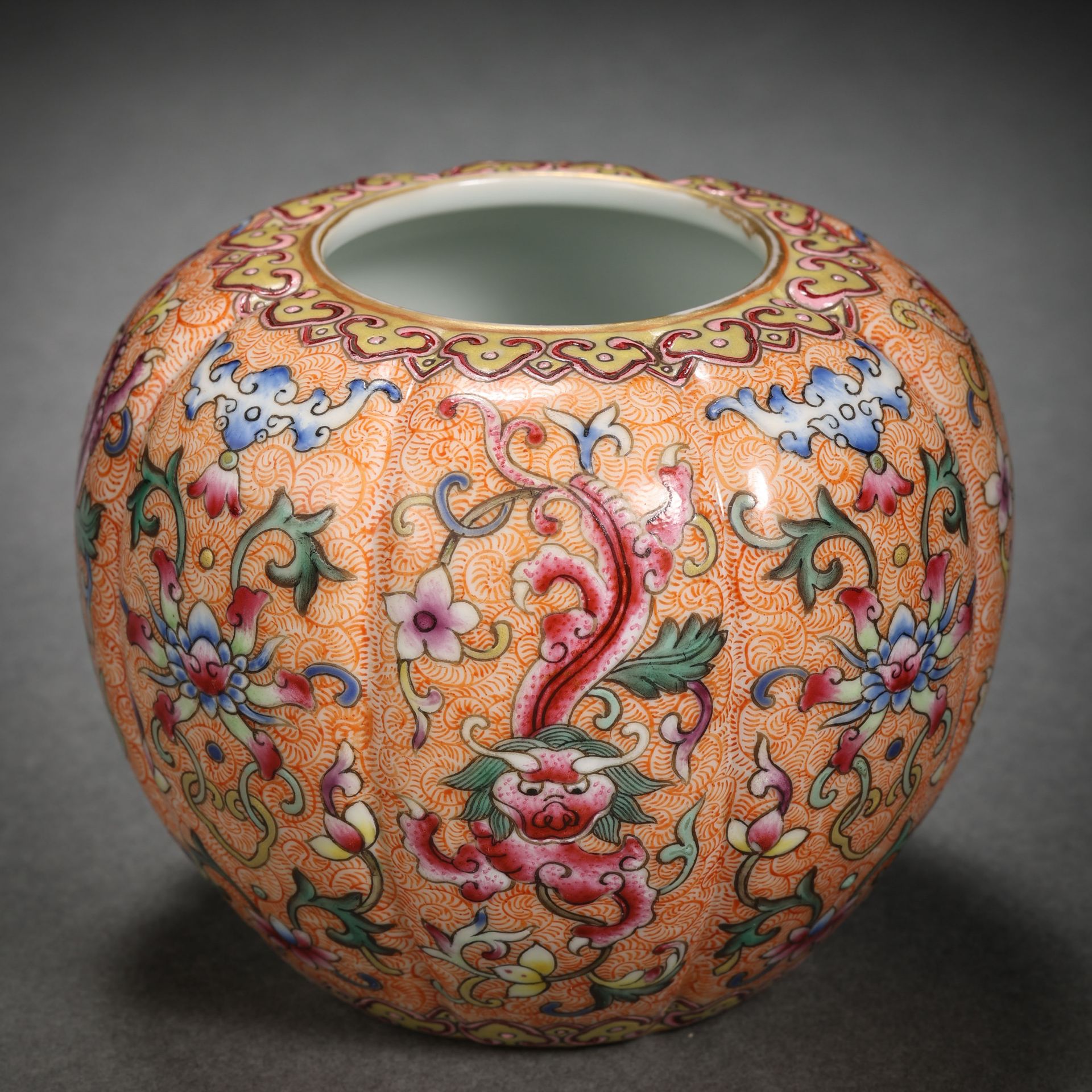 A Chinese Famille Rose and Gilt Chilong Jar - Image 2 of 7