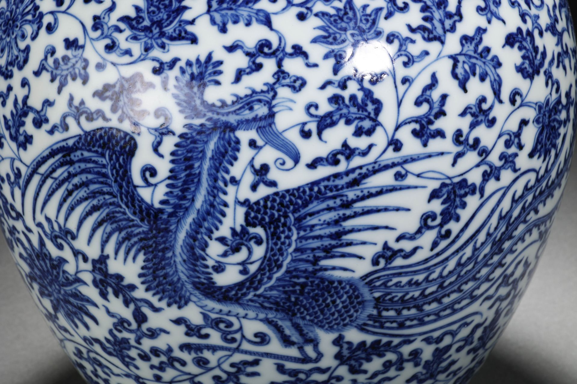 Pair Chinese Blue and White Garnitures with Covers - Bild 4 aus 13