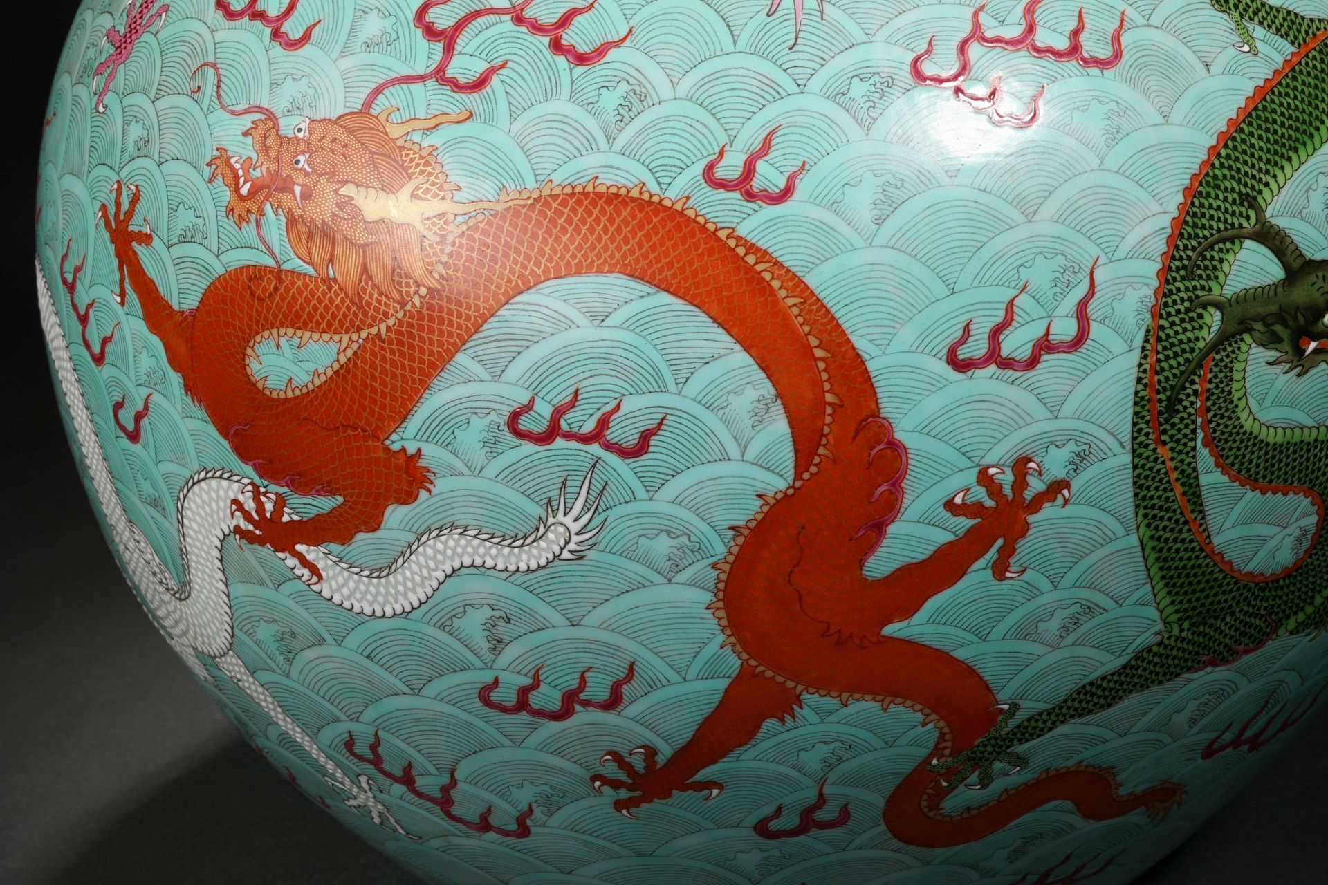 A Chinese Famille Rose and Gilt Dragon Globular Vase - Image 9 of 16