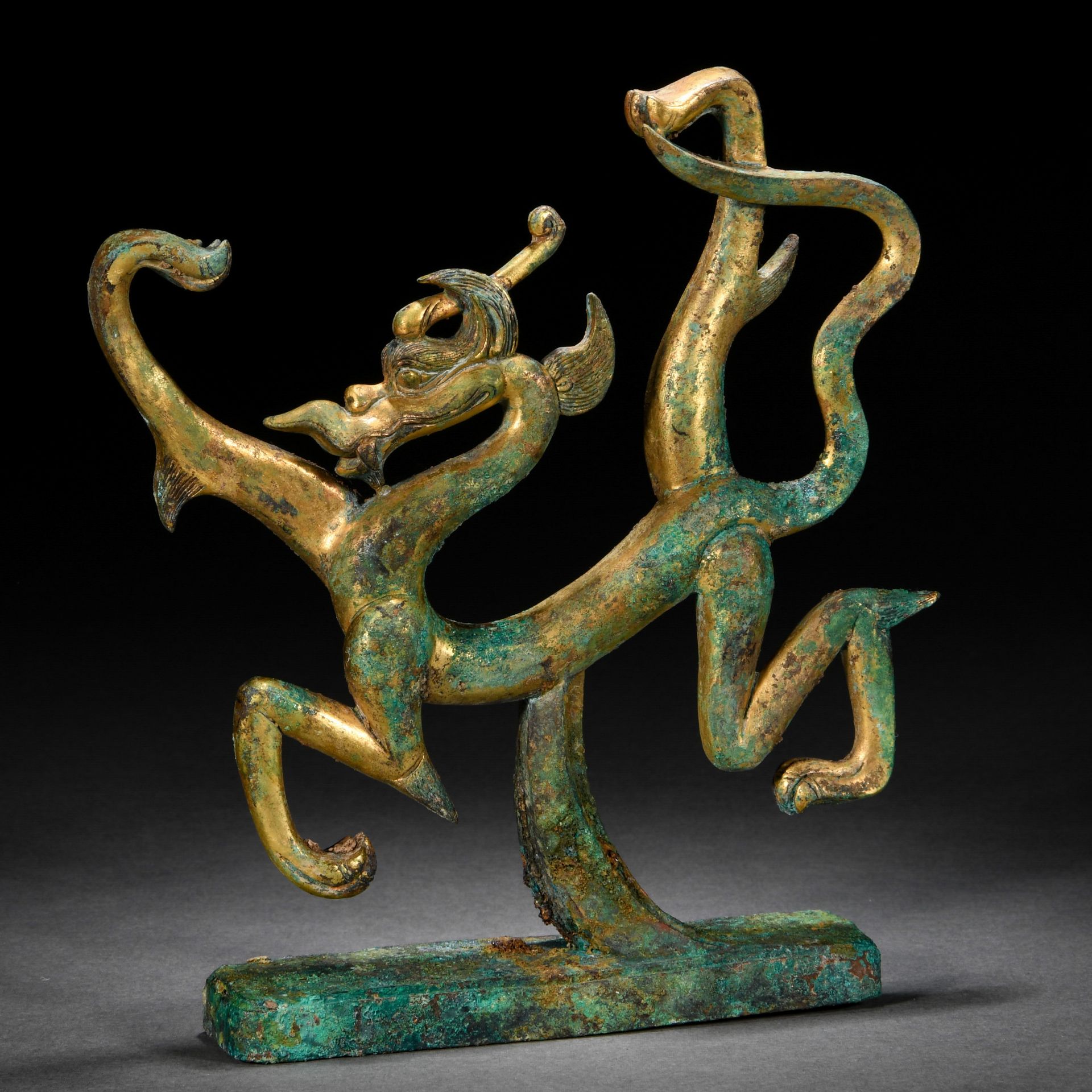 A Chinese Bronze-gilt Mythical Beast - Bild 5 aus 7