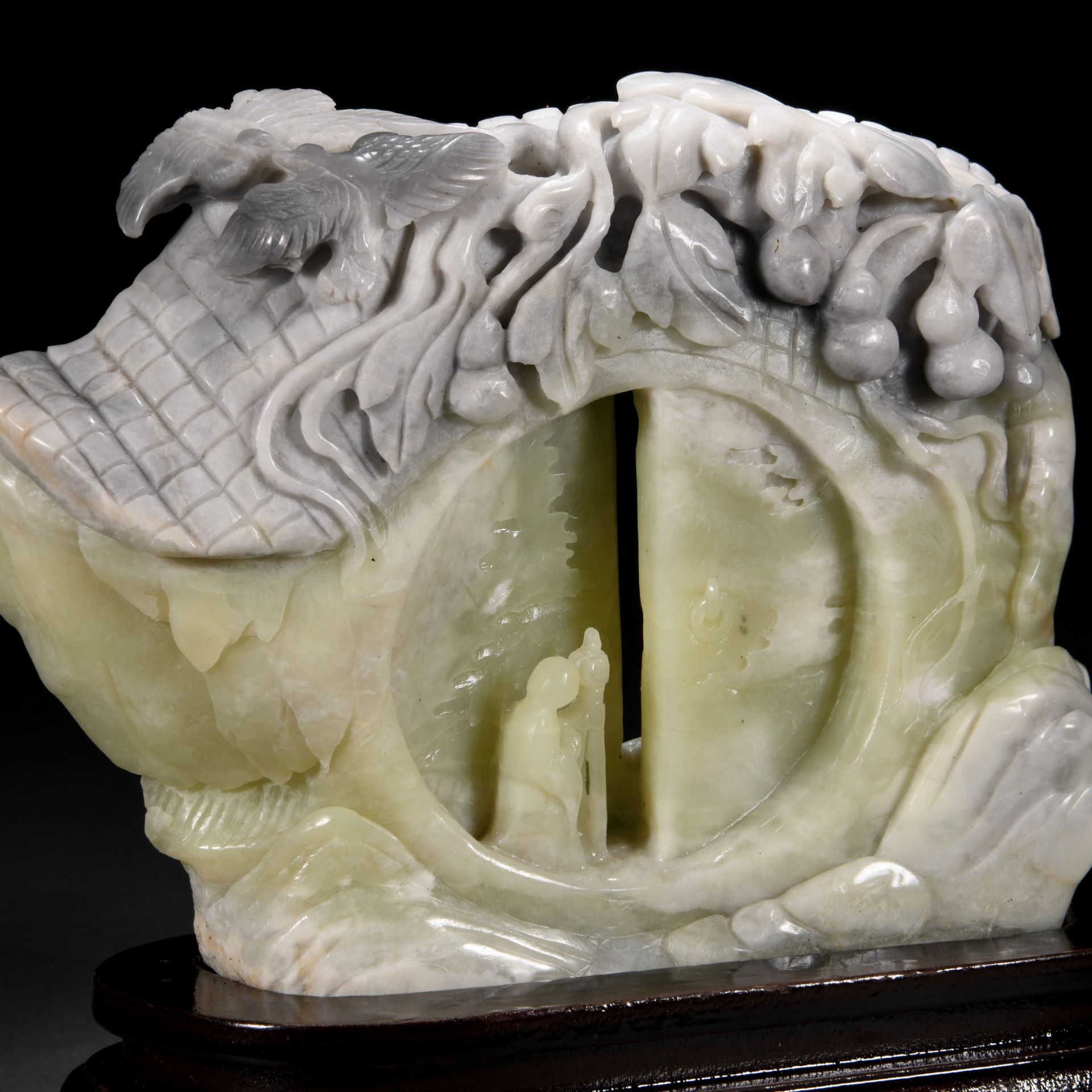 A Chinese Carved Jade Decoration - Image 3 of 8