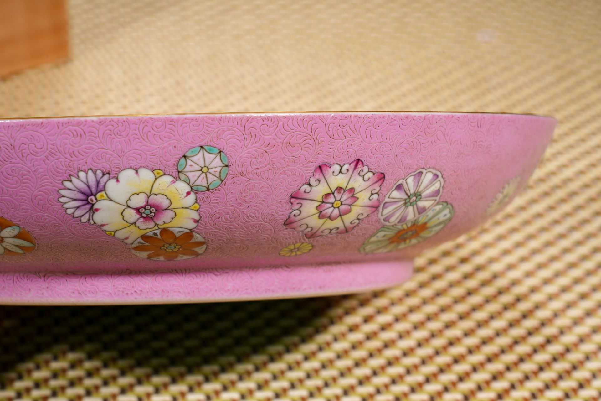 A Chinese Famille Rose Flower Balls Plate - Image 12 of 12