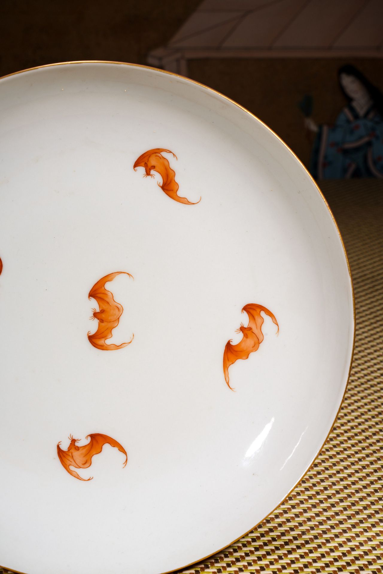 A Chinese Famille Rose Bats Saucer - Image 3 of 8